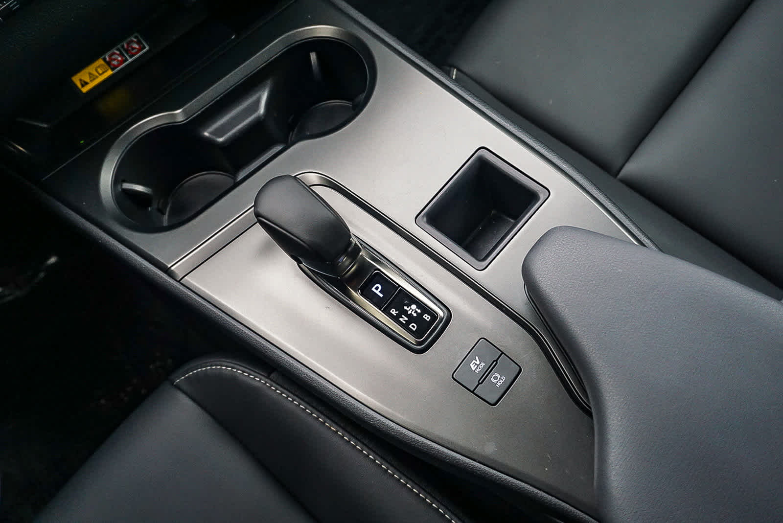 Thumbnail: 2025 Lexus UX - 23