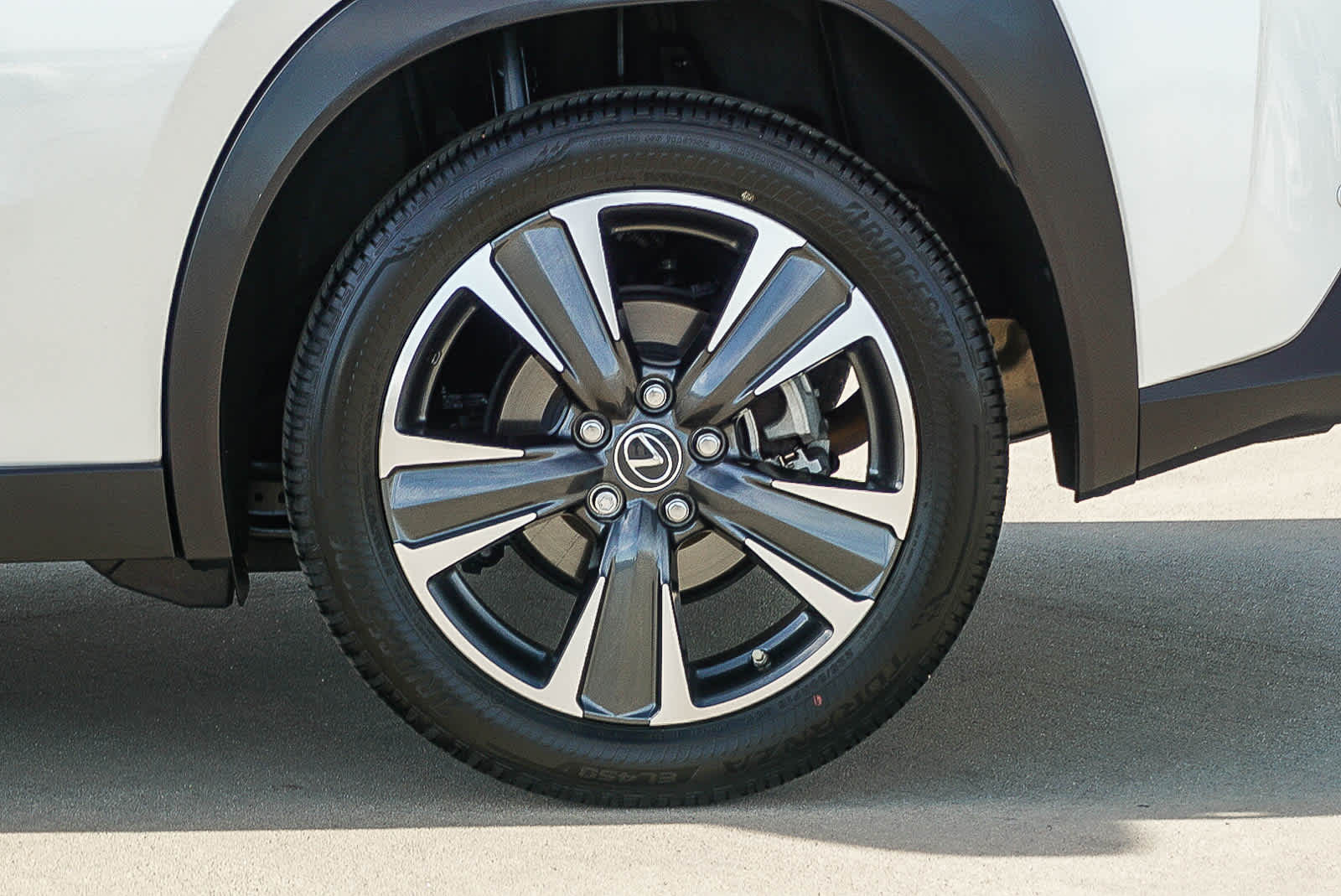 Thumbnail: 2024 Lexus UX - 10