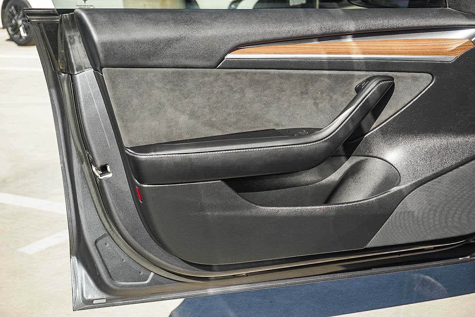 Thumbnail: 2022 Tesla Model 3 - 28