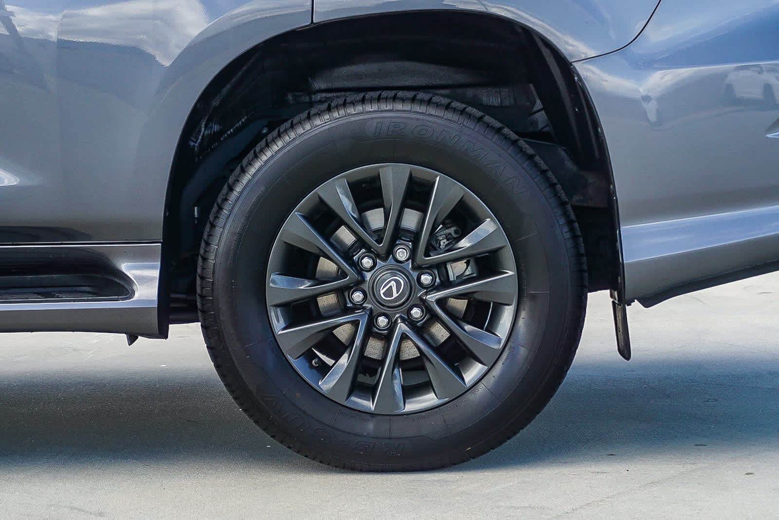 Thumbnail: 2020 Lexus GX - 10