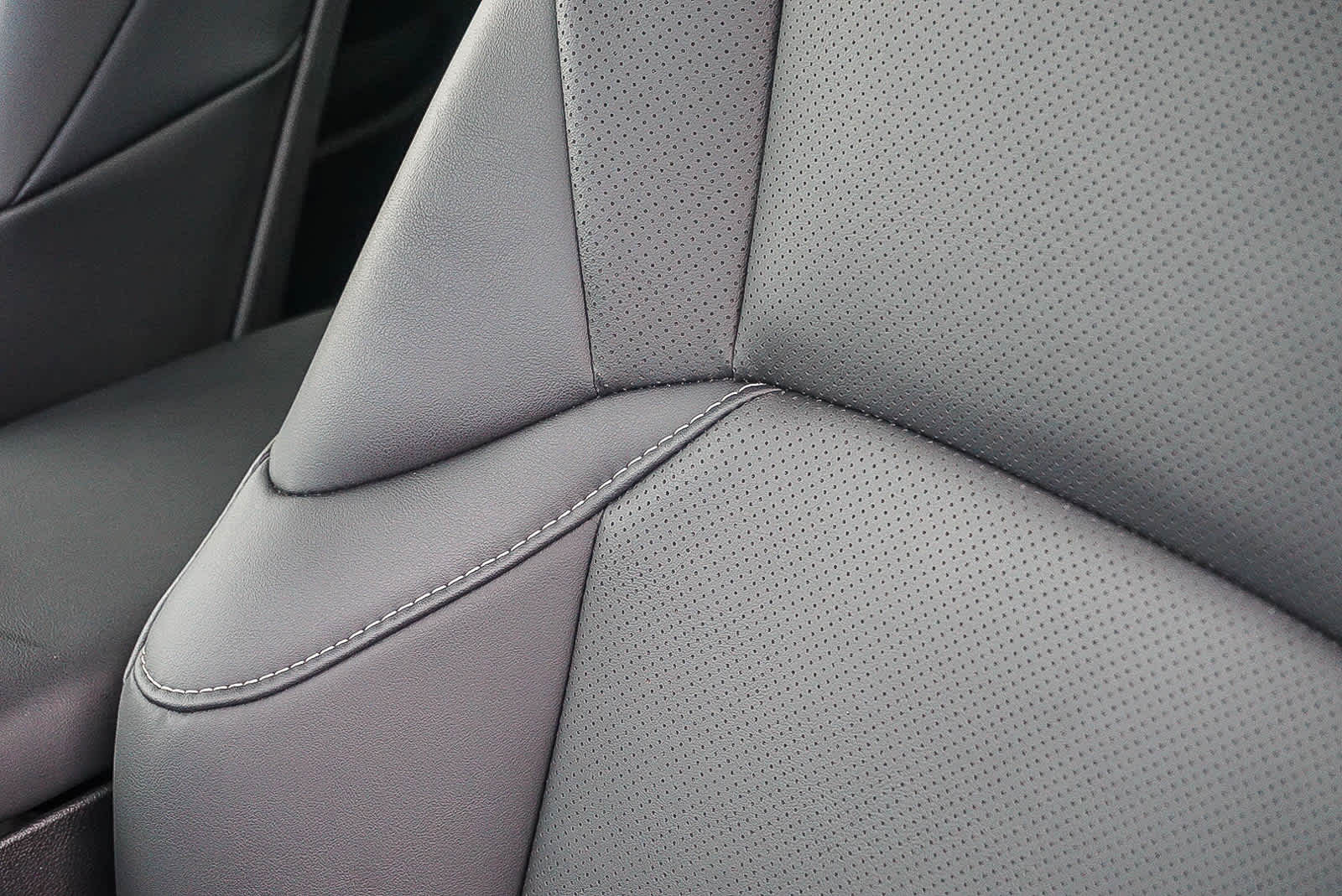 Thumbnail: 2025 Lexus ES - 20