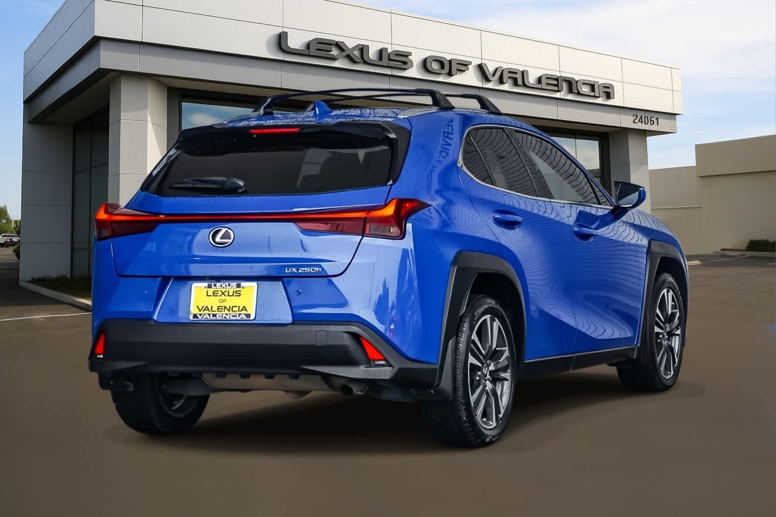 Thumbnail: 2023 Lexus UX - 7