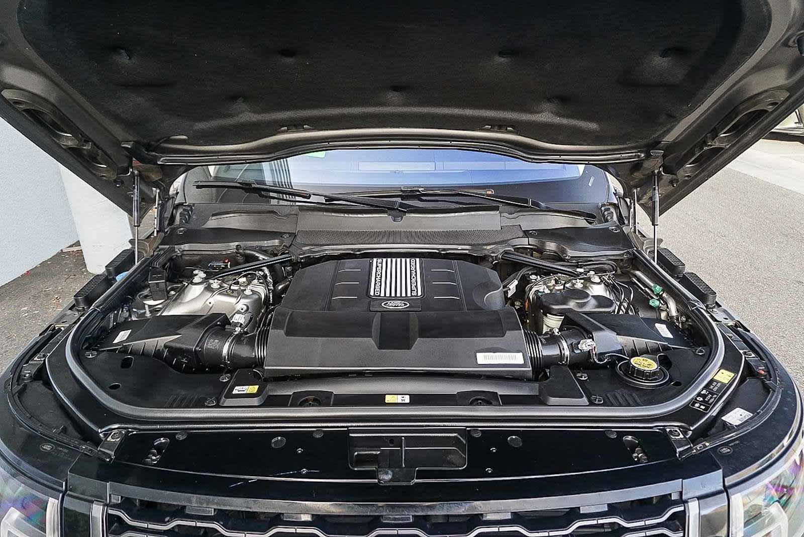 Thumbnail: 2022 Land Rover Range Rover - 28