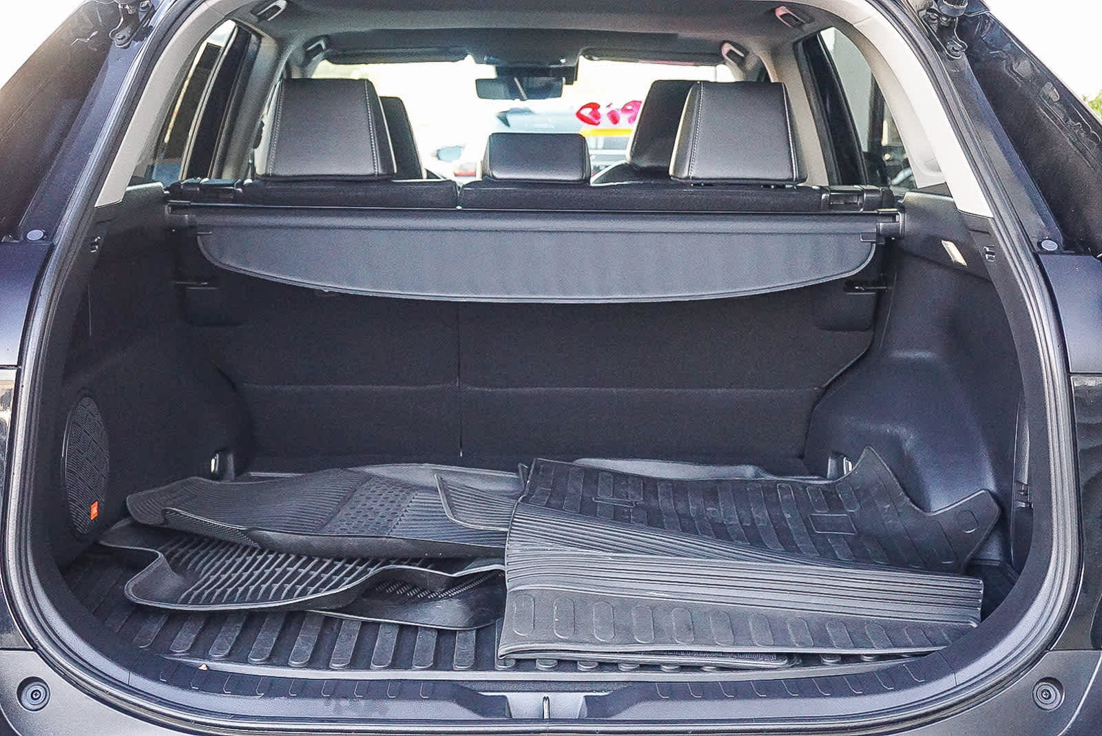 Thumbnail: 2022 Toyota RAV4 - 28