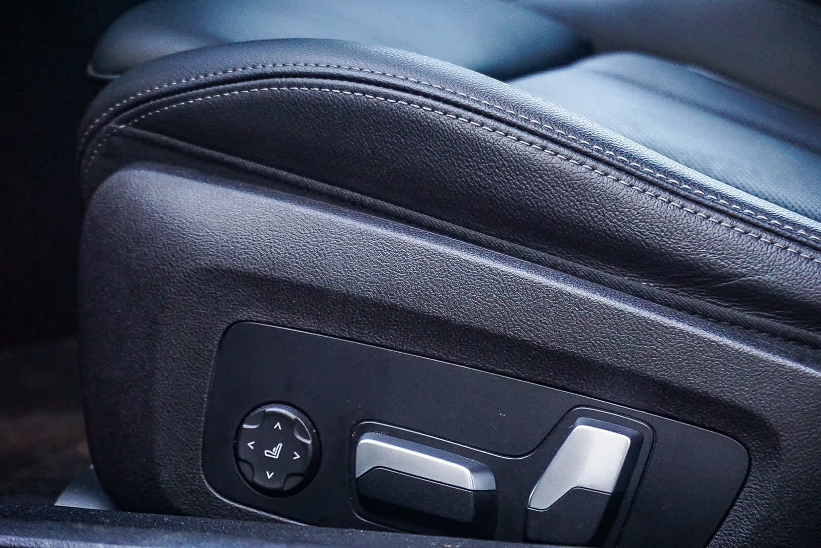 Thumbnail: 2023 BMW 3 Series - 21