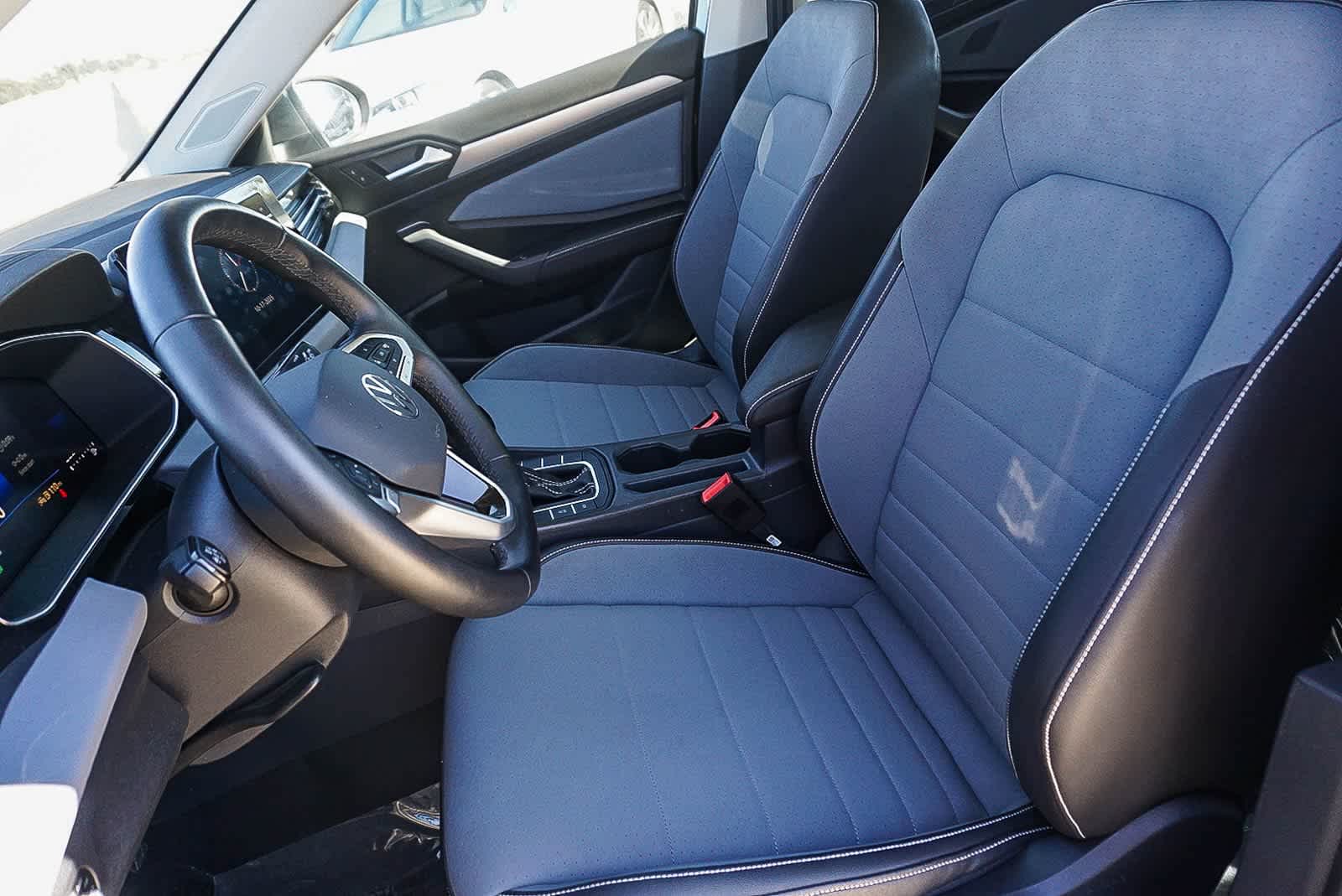 Thumbnail: 2025 Volkswagen Jetta - 18