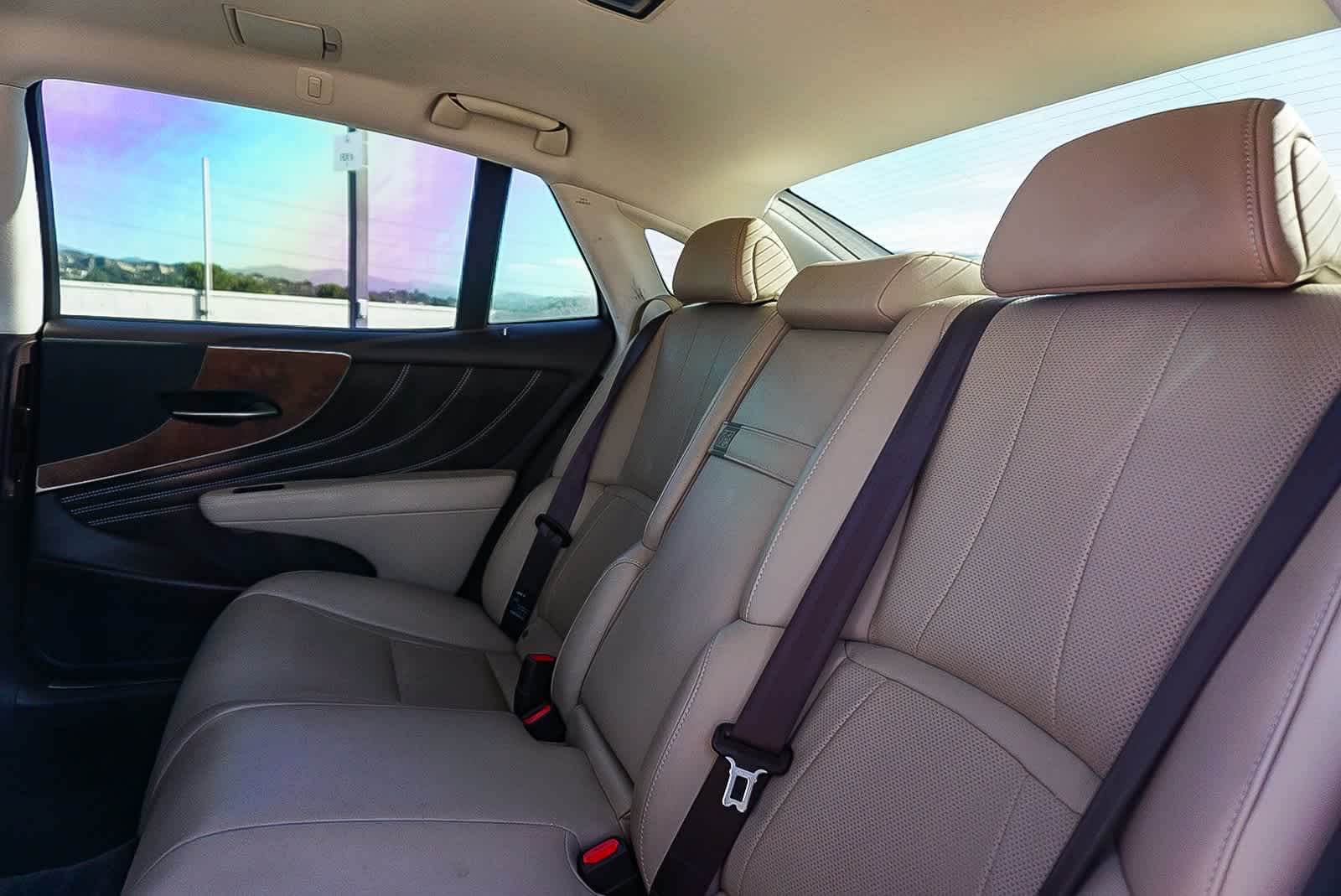 Thumbnail: 2018 Lexus LS - 18