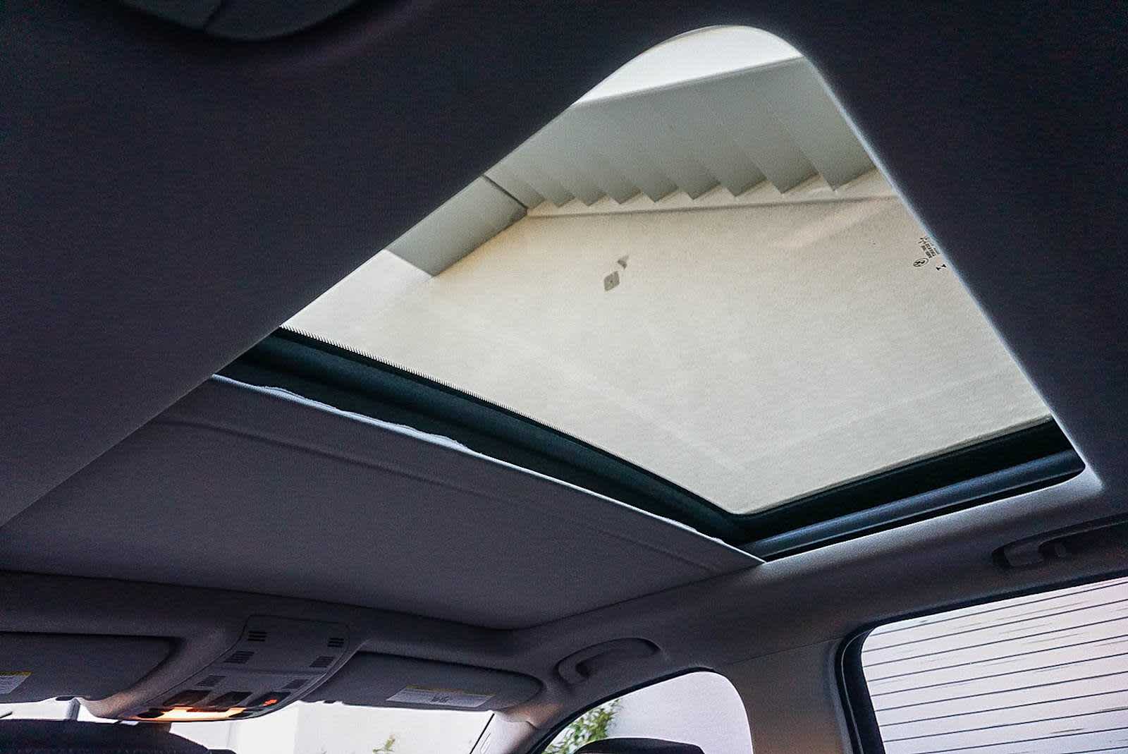 Thumbnail: 2015 BMW X1 - 19