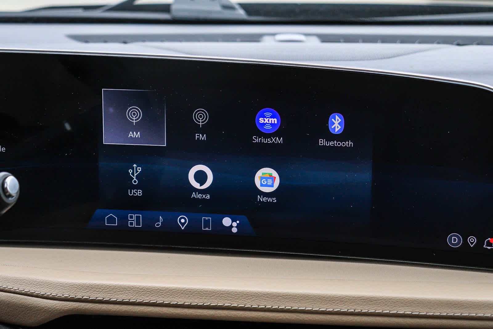Thumbnail: 2024 Cadillac XT4 - 13