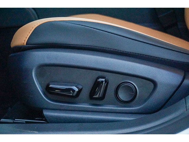 Thumbnail: 2025 Lexus ES - 21