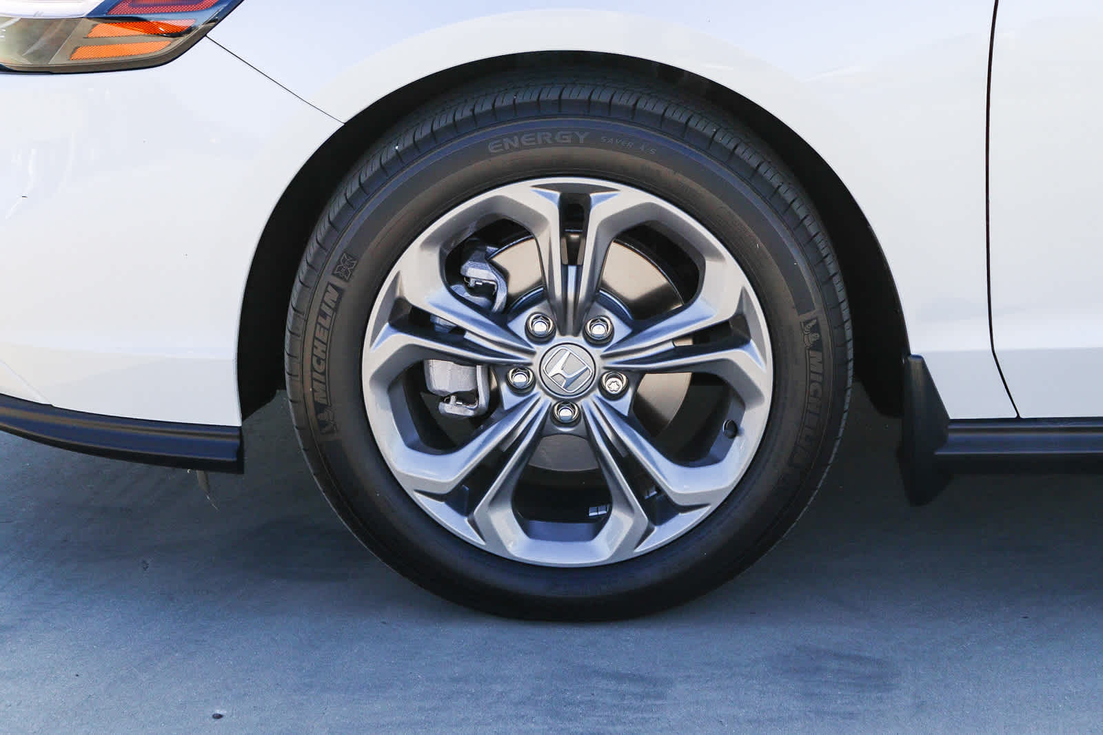 2024 Honda Accord EX - Photo 11