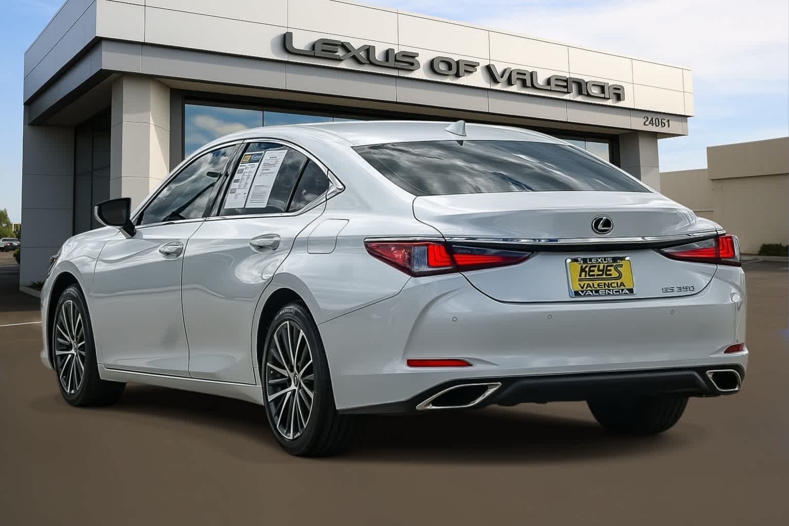 Thumbnail: 2025 Lexus ES - 2
