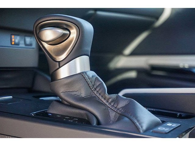 Thumbnail: 2025 Lexus ES - 20