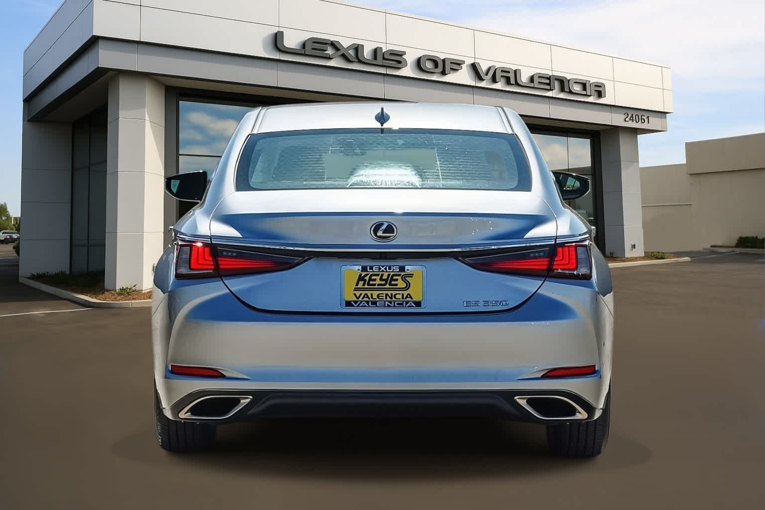 2025 LEXUS ES 350 Base photo 2