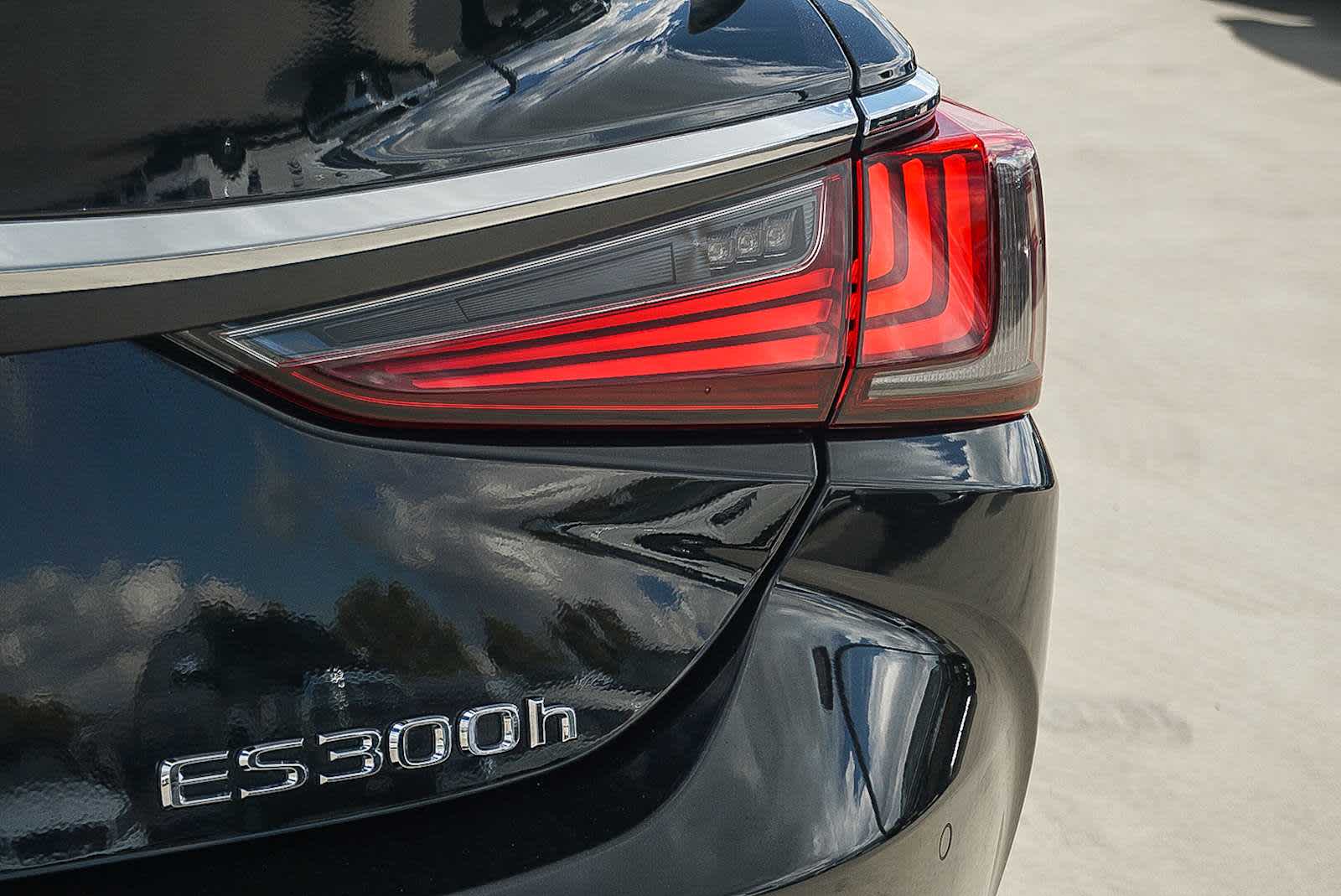 Thumbnail: 2025 Lexus ES - 11