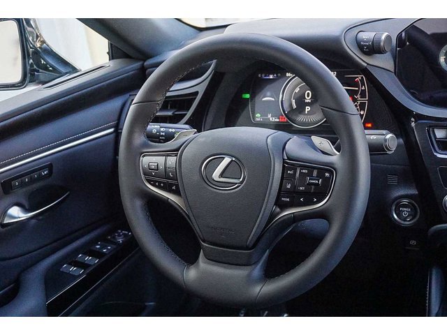 Thumbnail: 2025 Lexus ES - 16