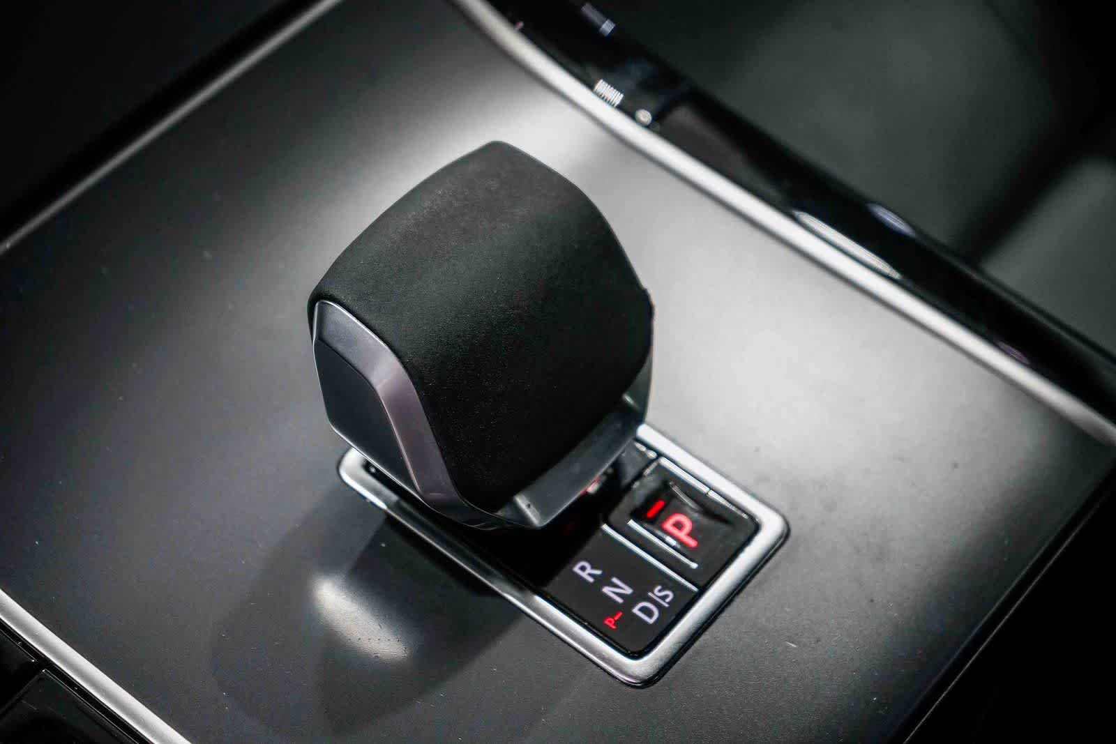 Thumbnail: 2024 Land Rover Range Rover Velar - 21