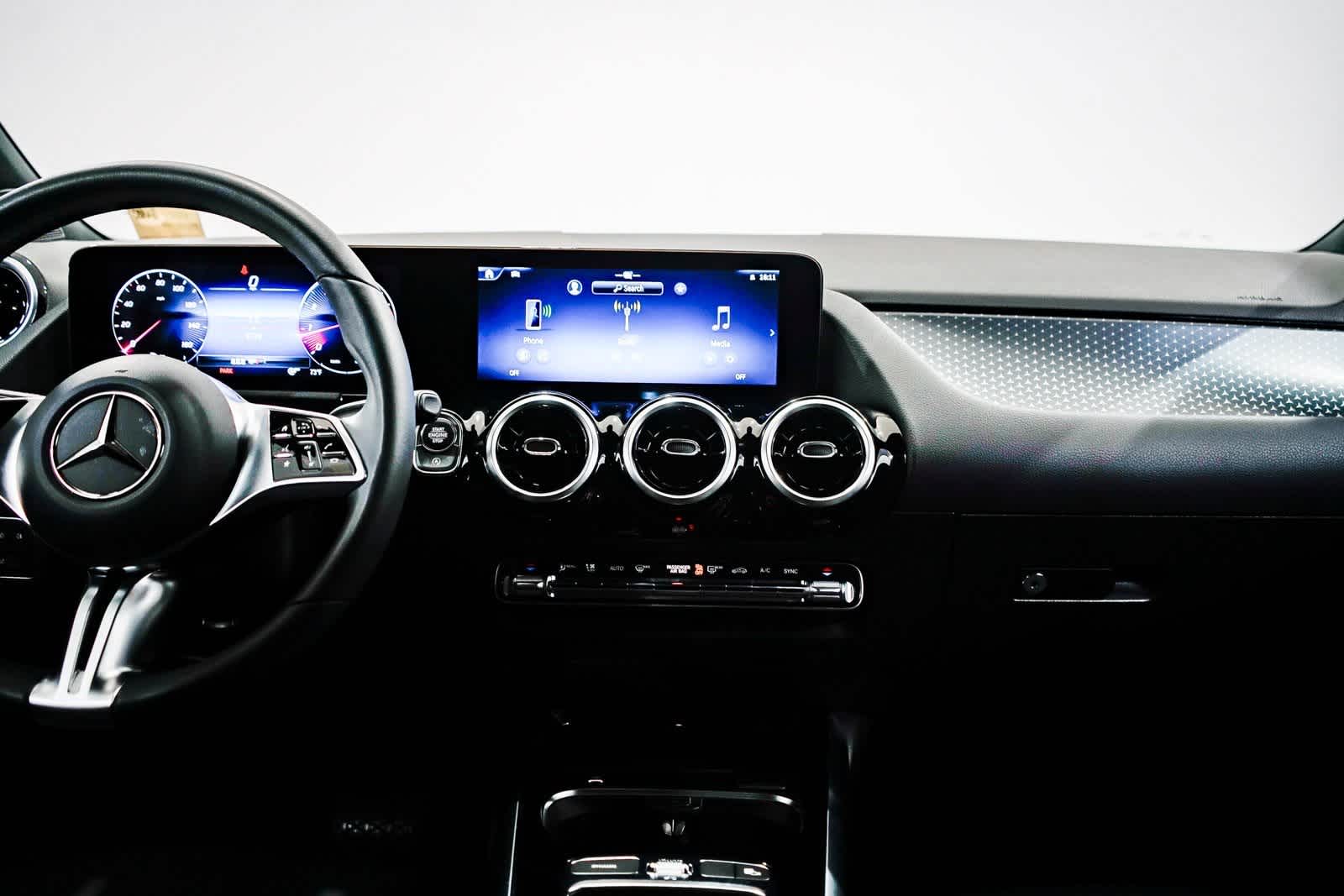 Thumbnail: 2026 Mercedes-Benz GLA - 12