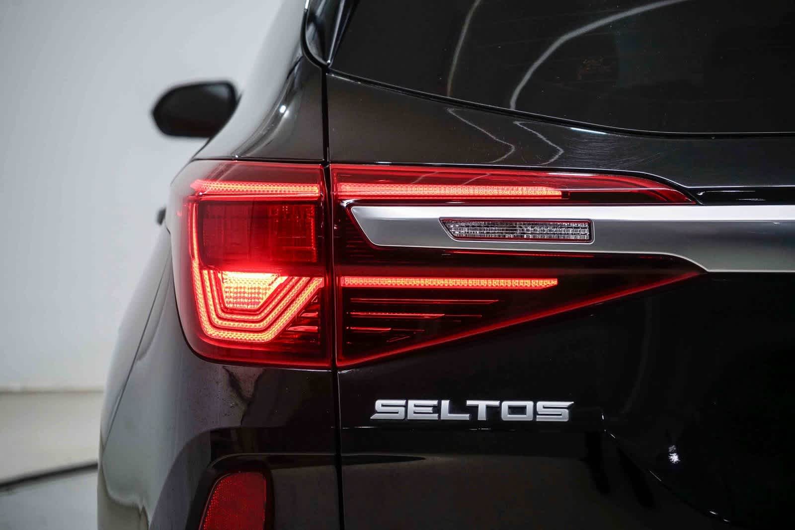 Thumbnail: 2023 Kia Seltos - 9