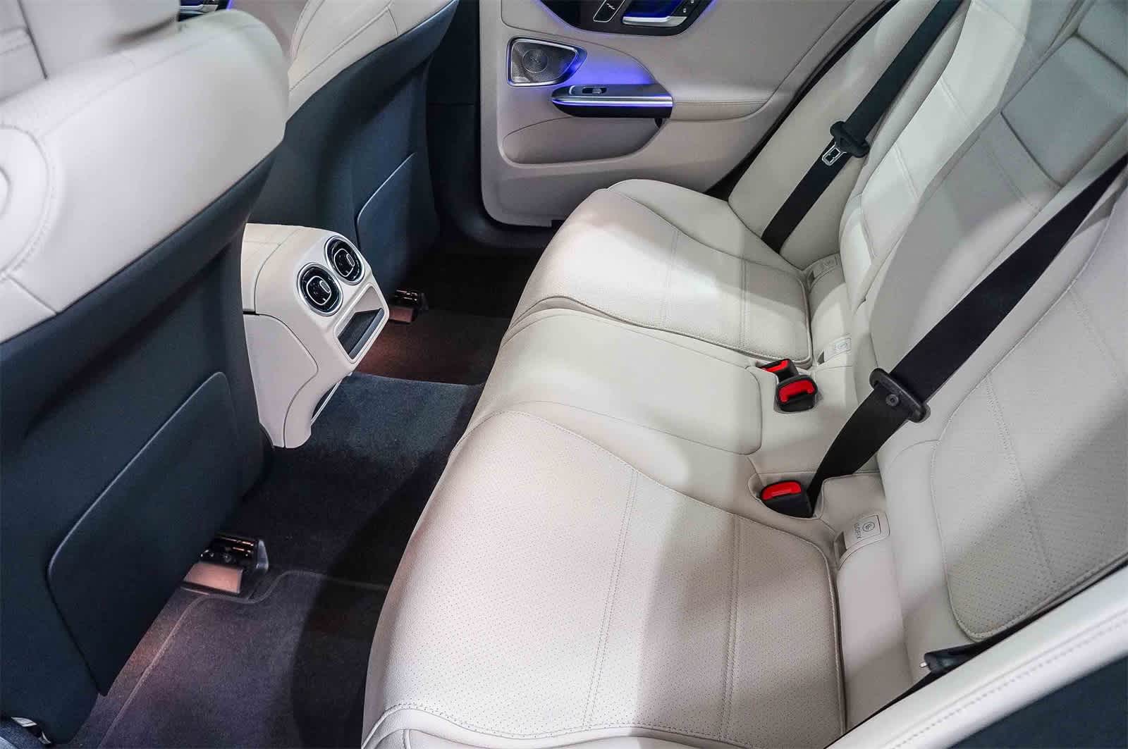 Thumbnail: 2025 Mercedes-Benz C-Class - 22