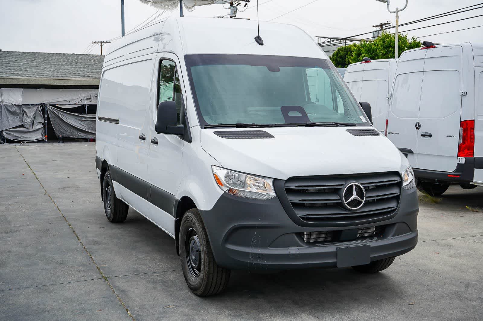 Thumbnail: 2026 Mercedes-Benz Sprinter - 3