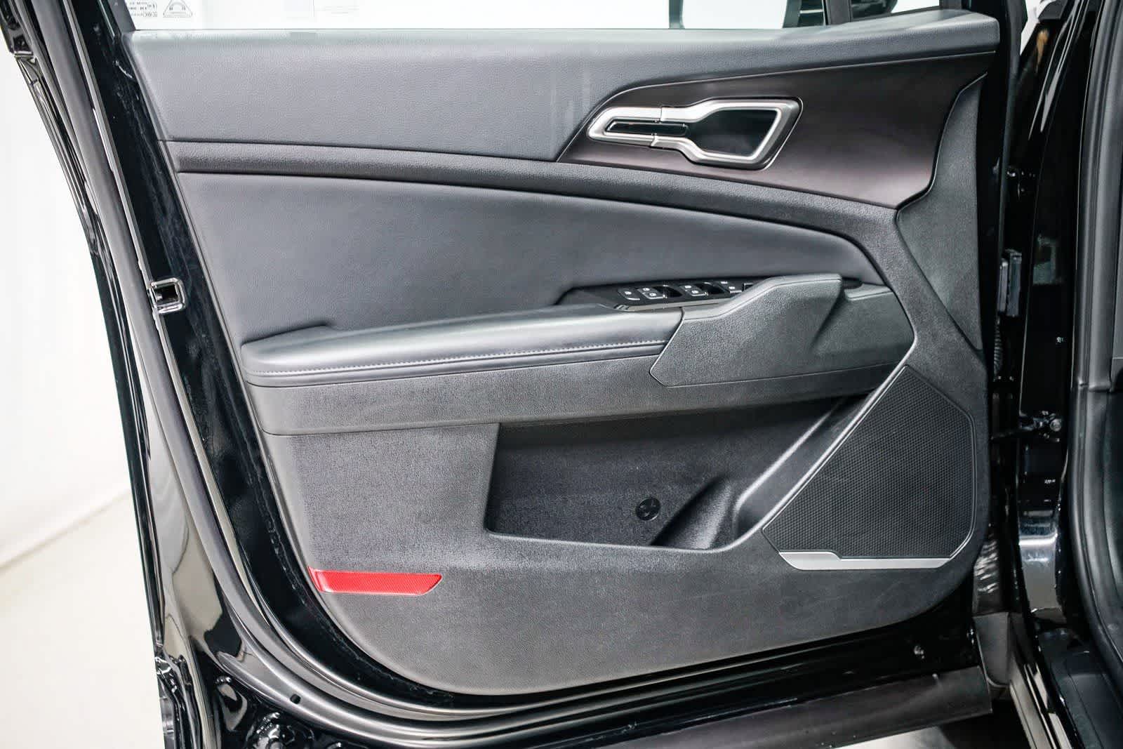 Thumbnail: 2023 Kia Sportage - 18