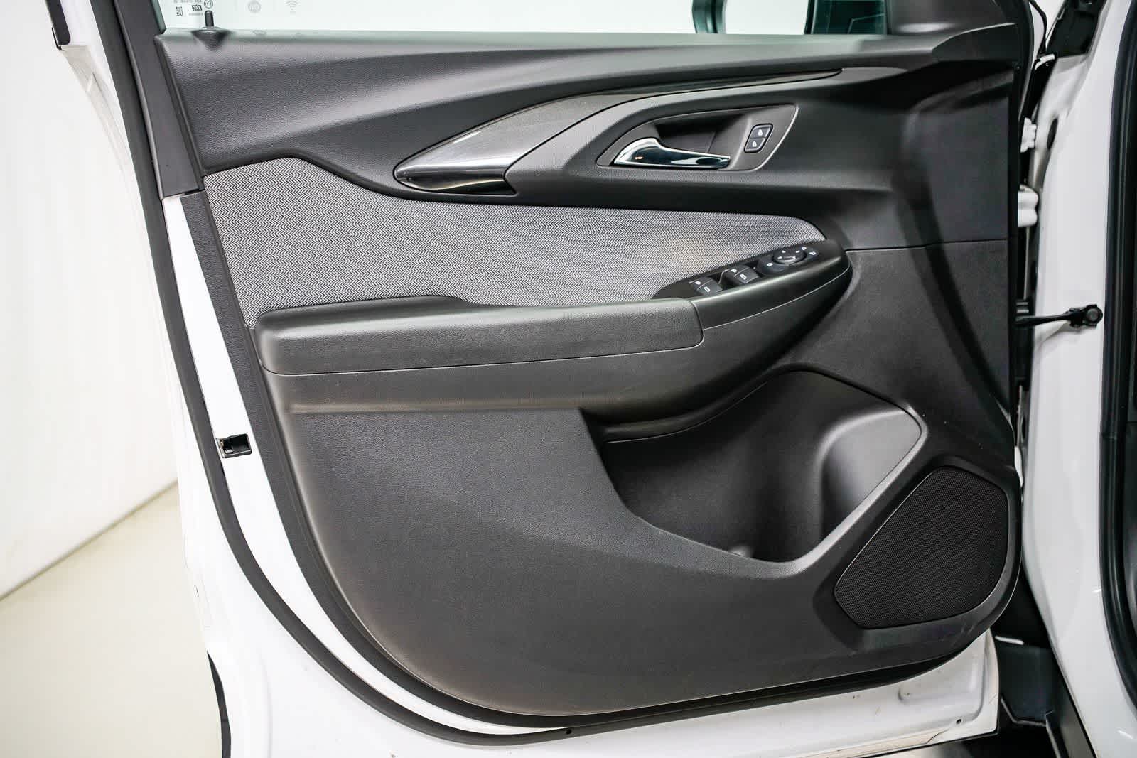 Thumbnail: 2022 Chevrolet TrailBlazer - 18