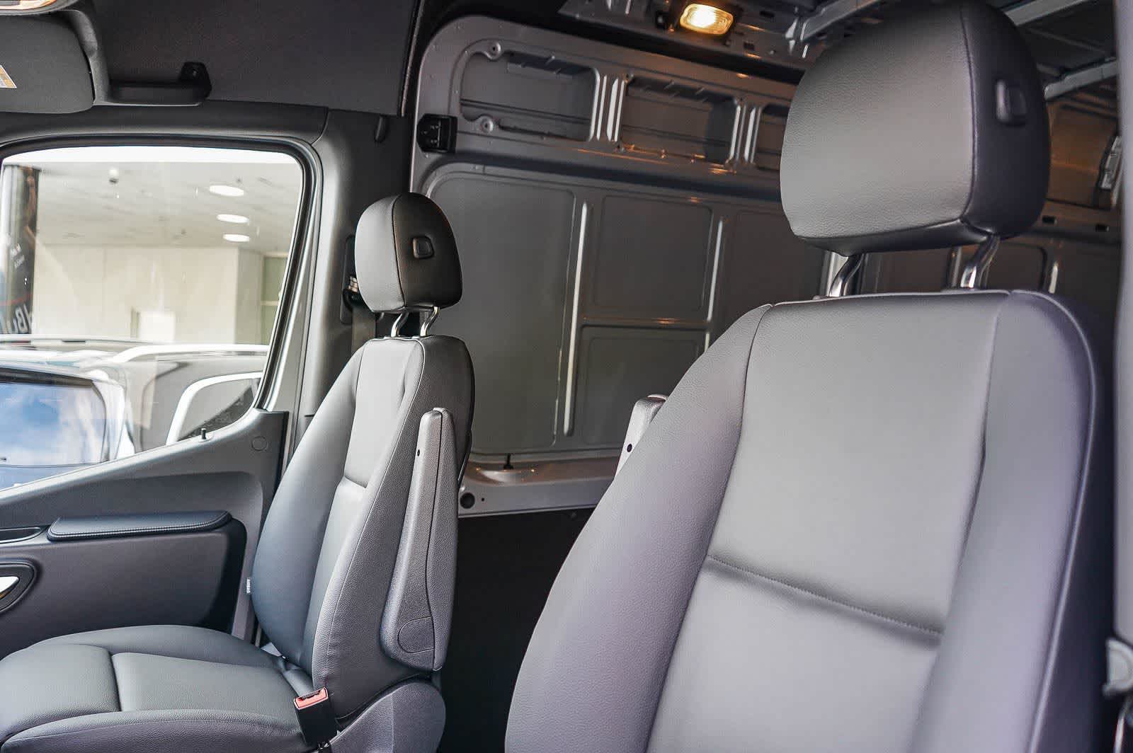 Thumbnail: 2026 Mercedes-Benz Sprinter - 27