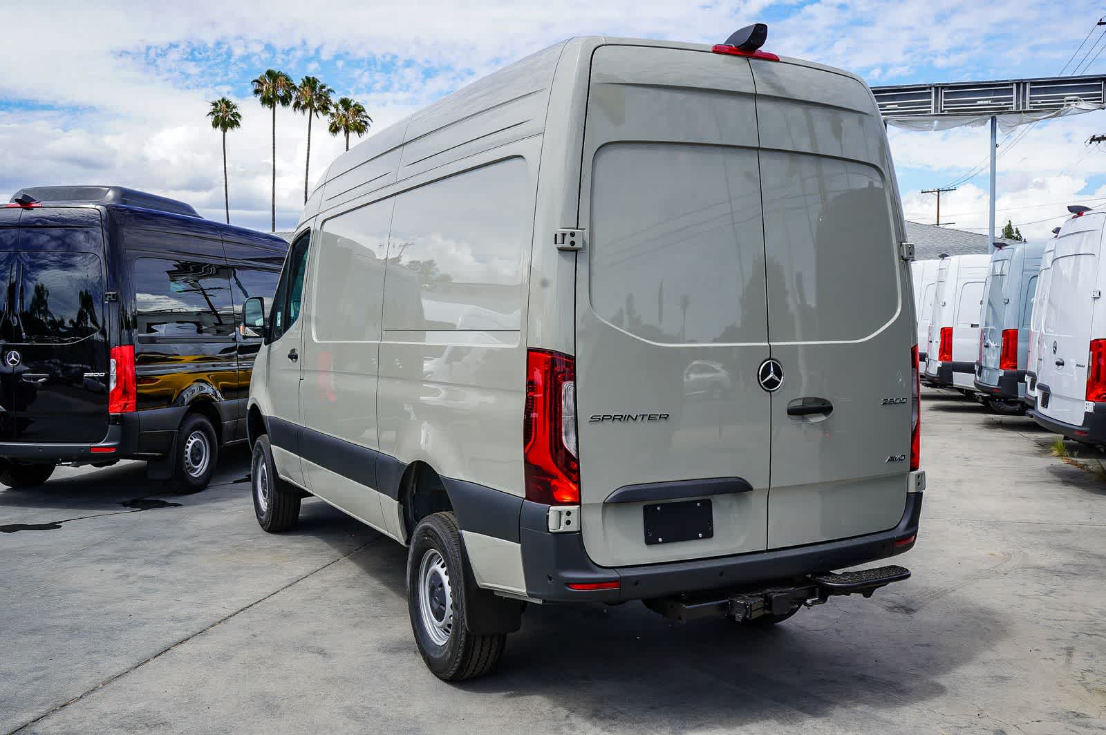 Thumbnail: 2026 Mercedes-Benz Sprinter - 6