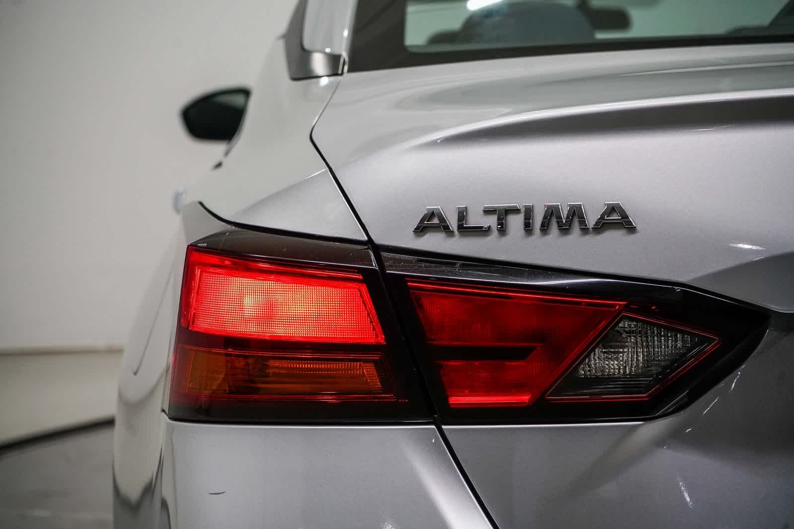 Thumbnail: 2019 Nissan Altima - 9