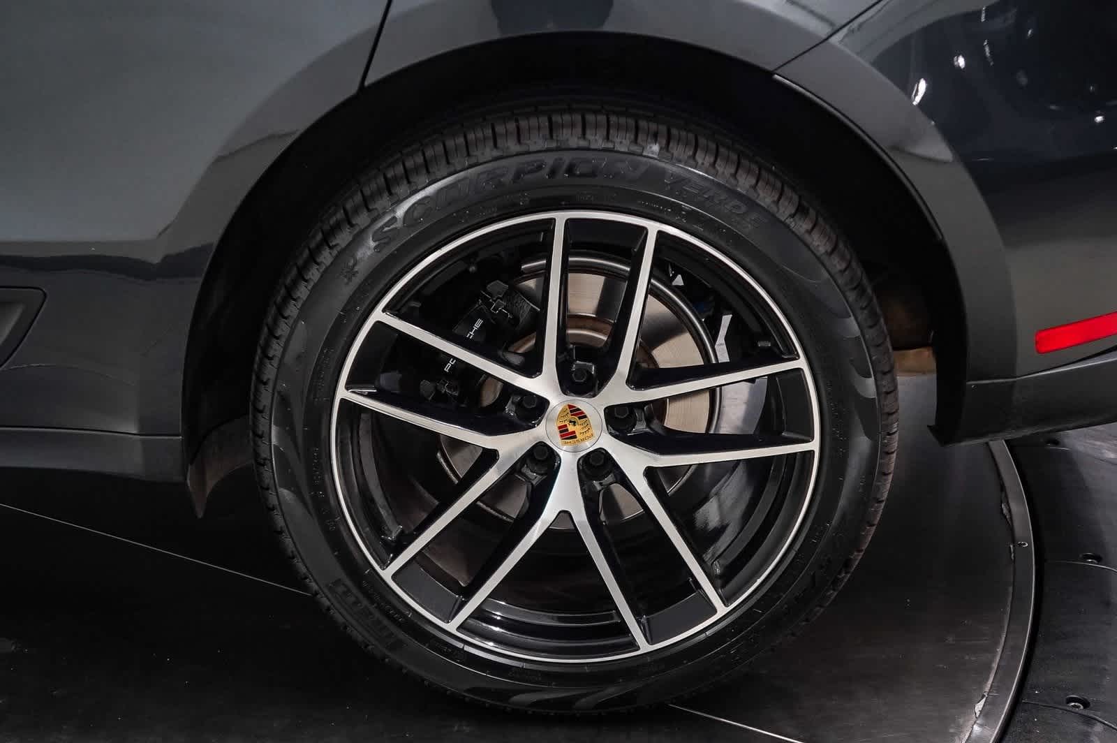 Thumbnail: 2023 Porsche Macan - 11