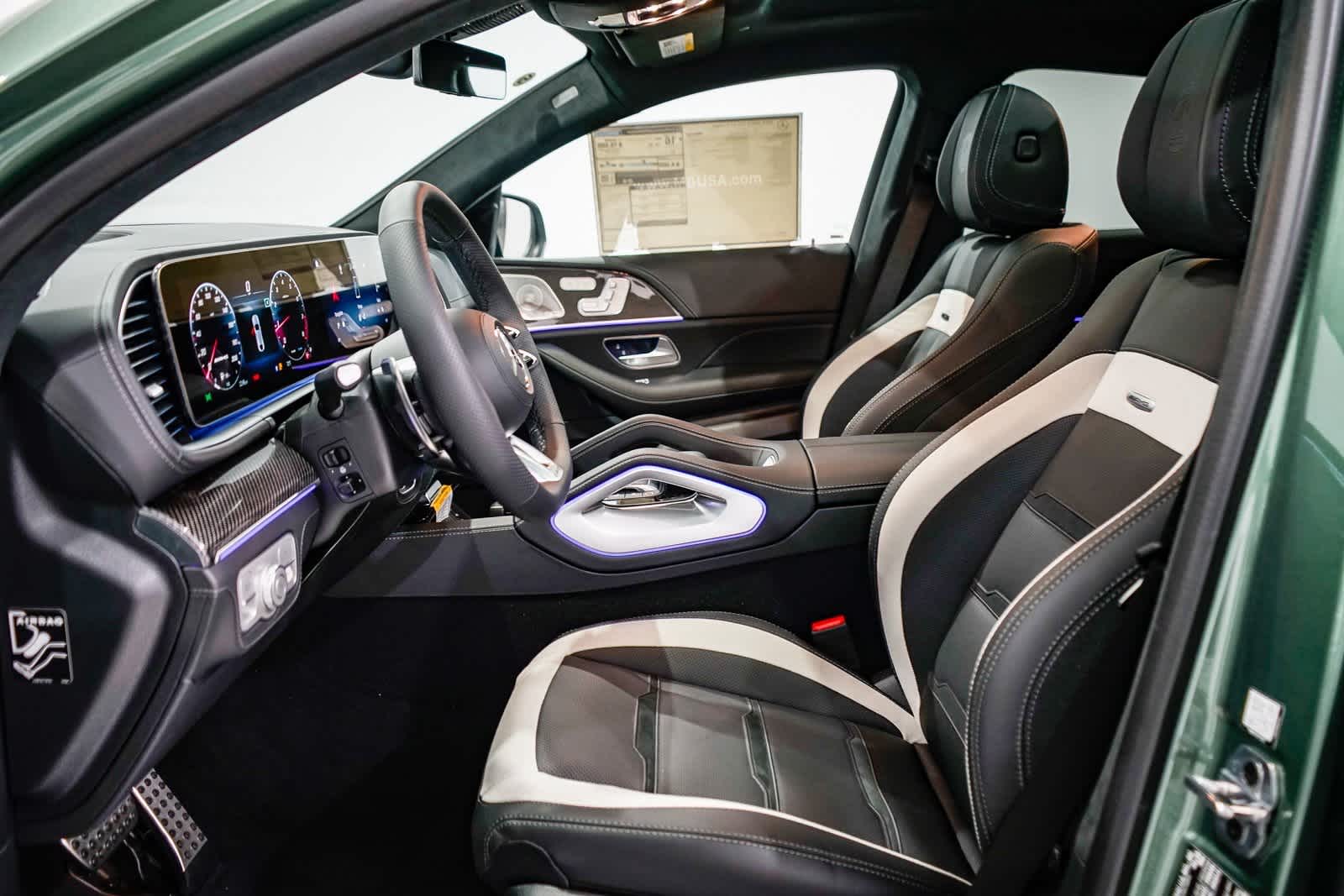 Thumbnail: 2025 Mercedes-Benz GLE - 17