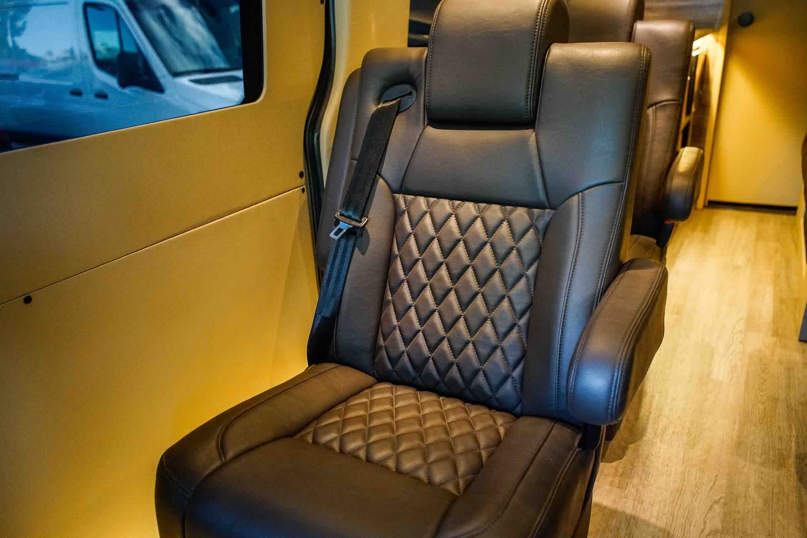 Thumbnail: 2025 Mercedes-Benz Sprinter - 29