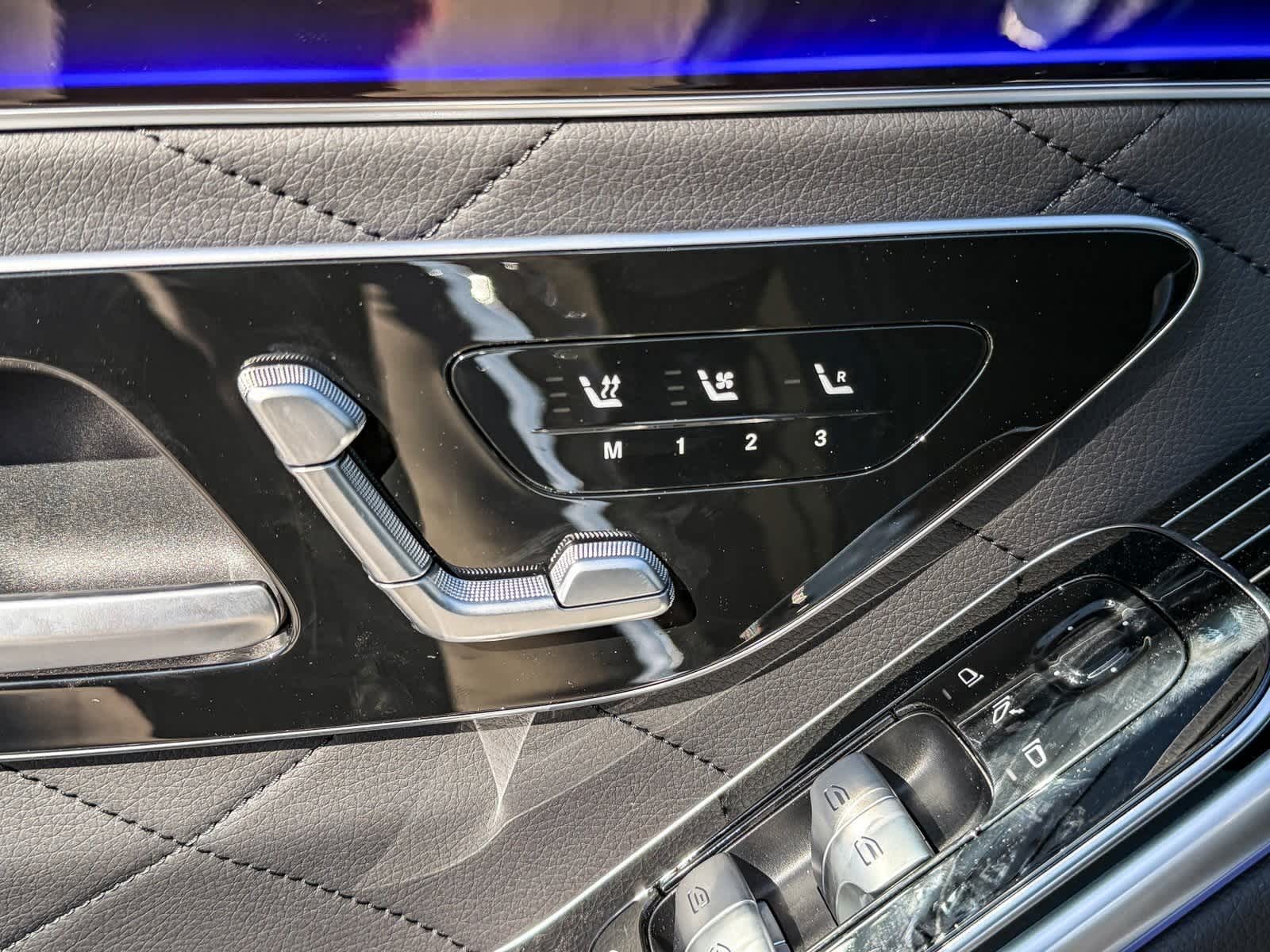 Thumbnail: 2025 Mercedes-Benz S-Class - 24