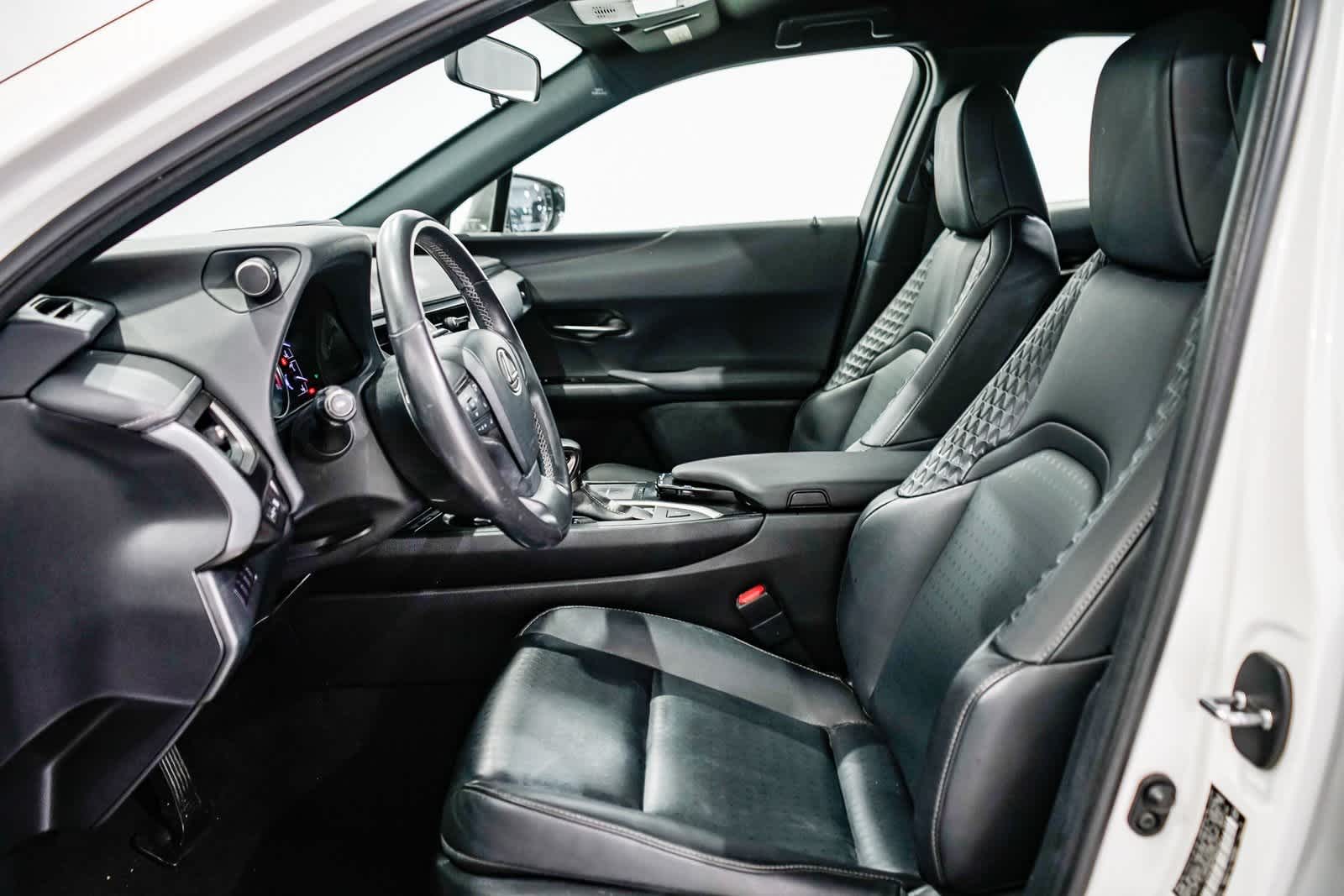 Thumbnail: 2021 Lexus UX - 16
