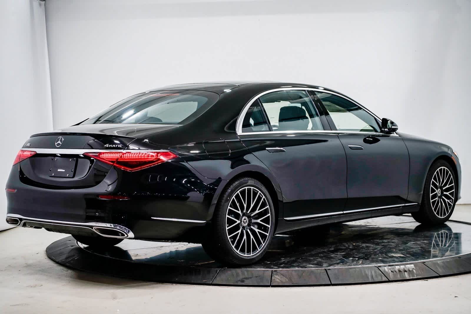 Thumbnail: 2025 Mercedes-Benz S-Class - 4