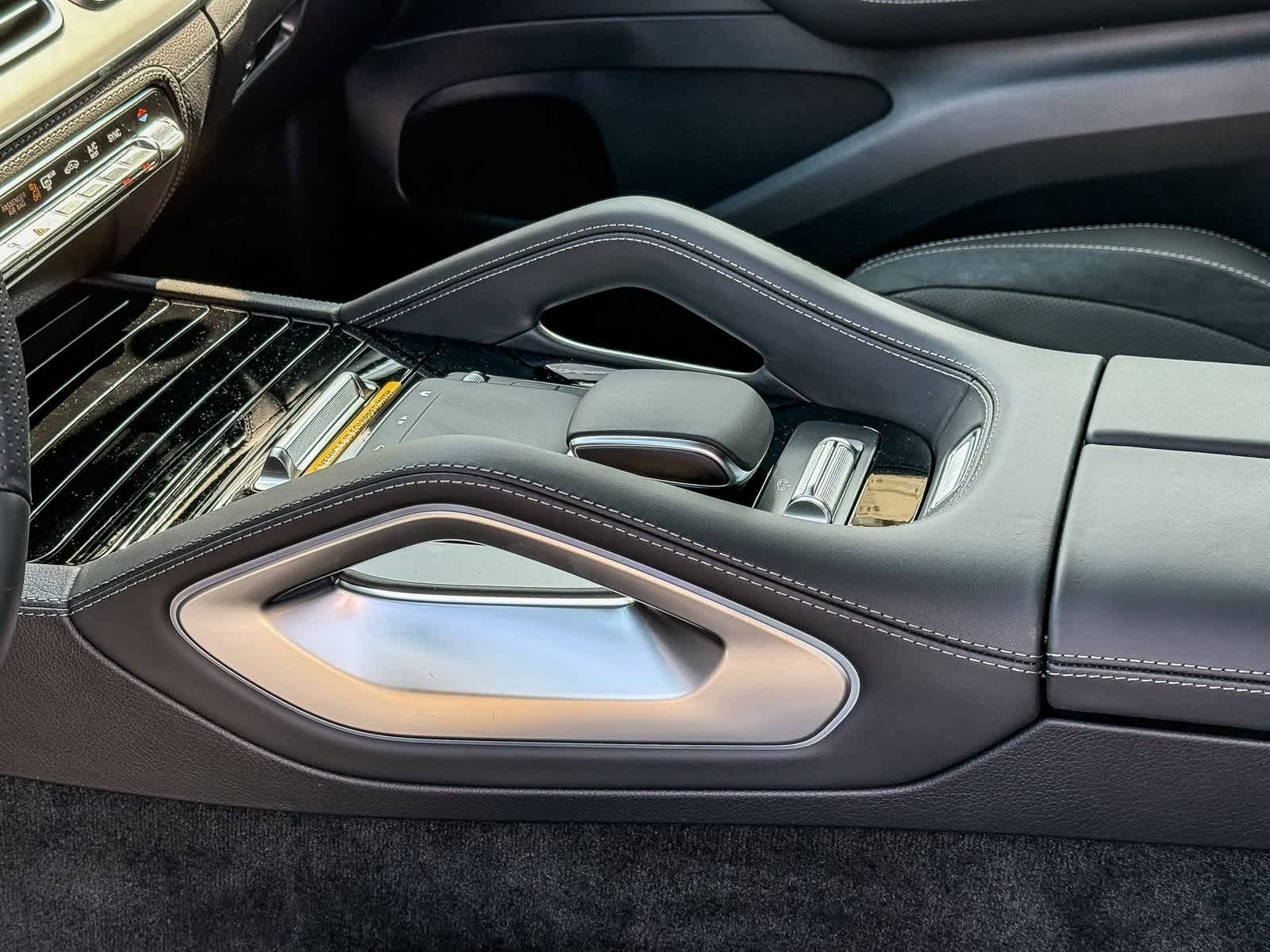 Thumbnail: 2025 Mercedes-Benz GLE - 21