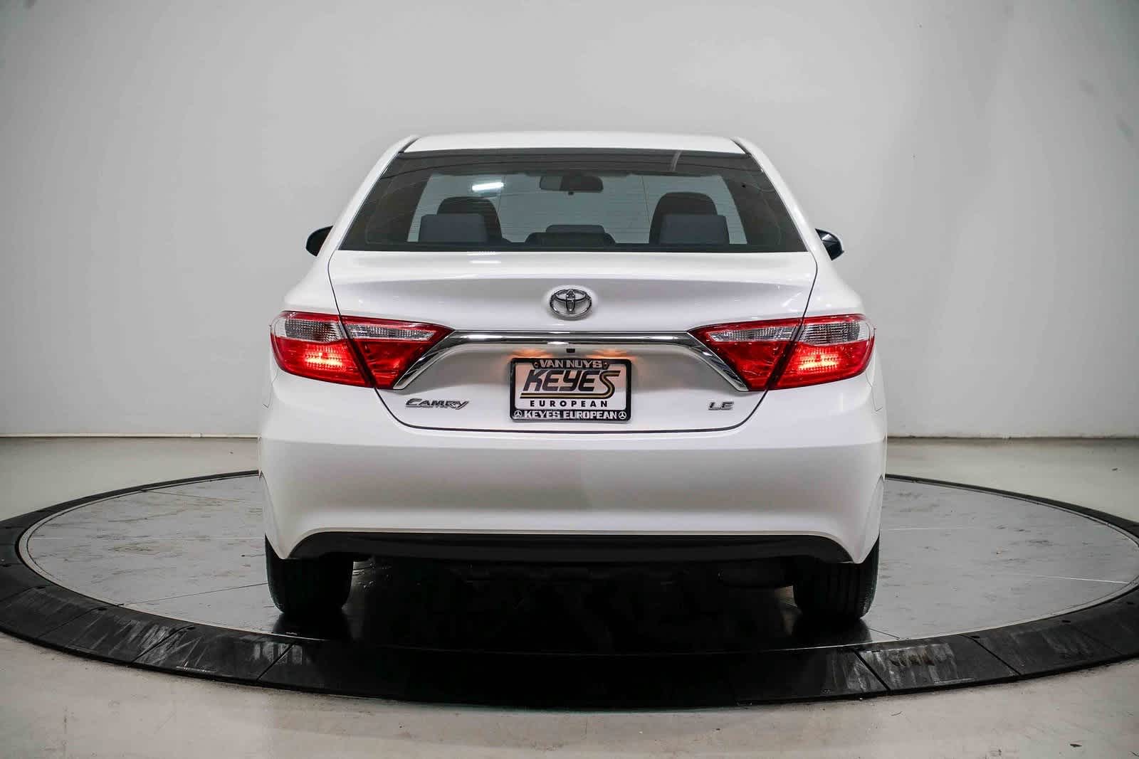 Thumbnail: 2017 Toyota Camry - 3