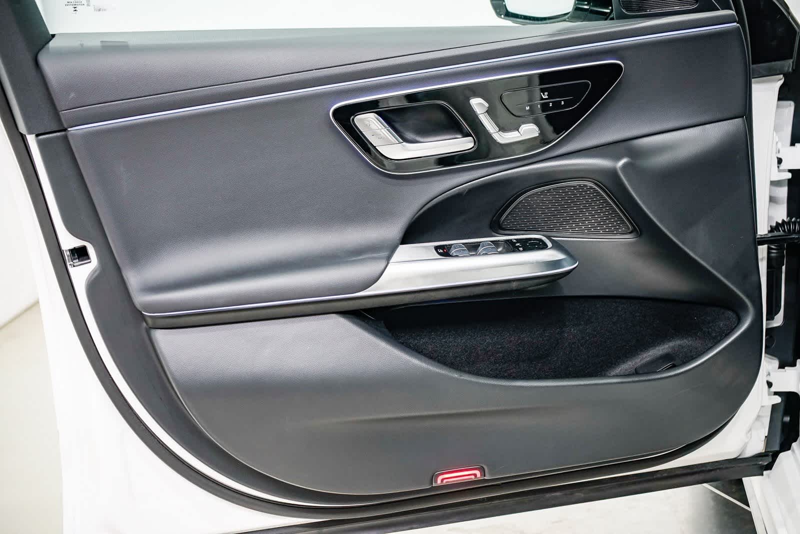 Thumbnail: 2025 Mercedes-Benz E-Class - 19