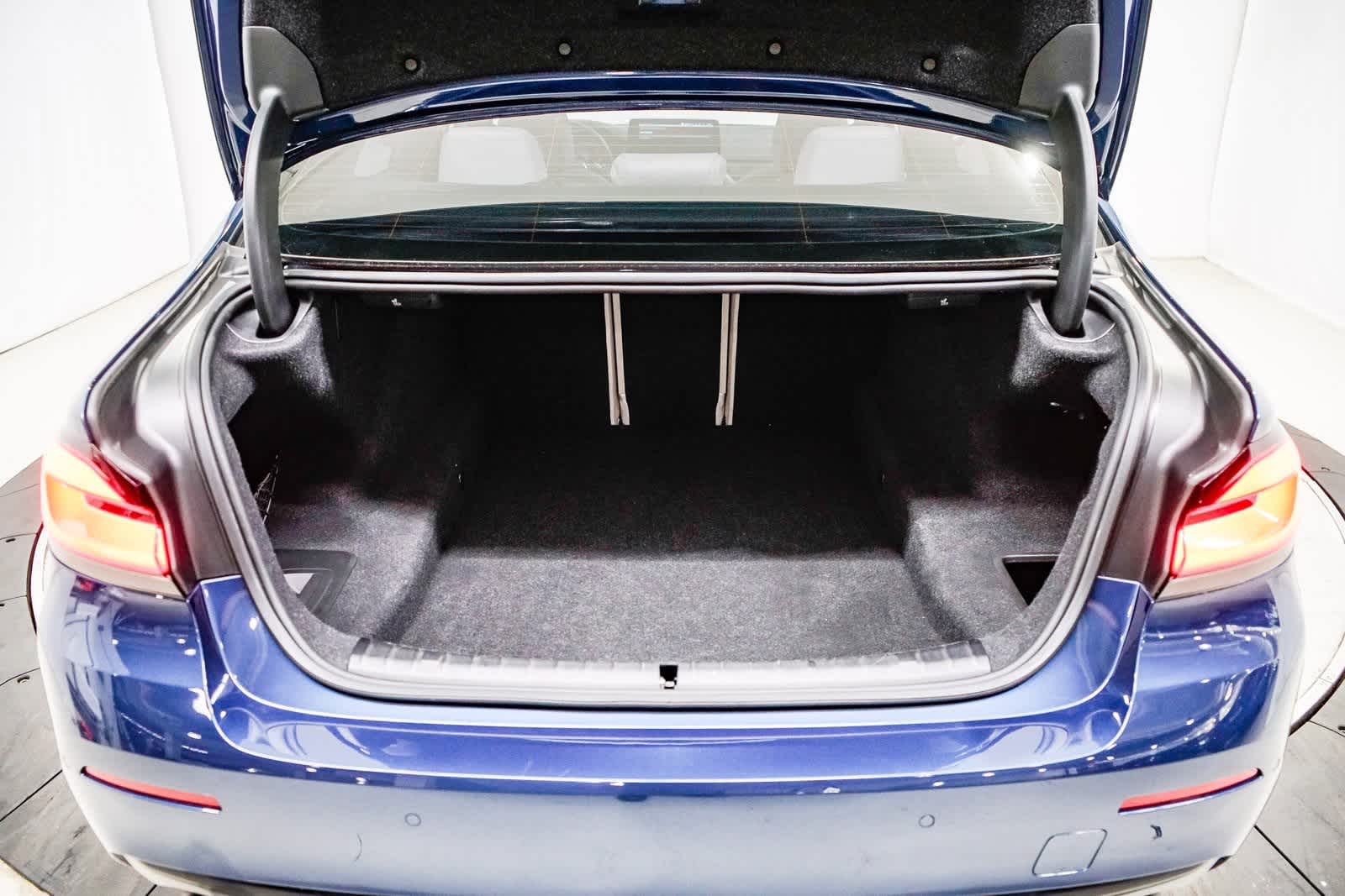 Thumbnail: 2023 BMW 5 Series - 27