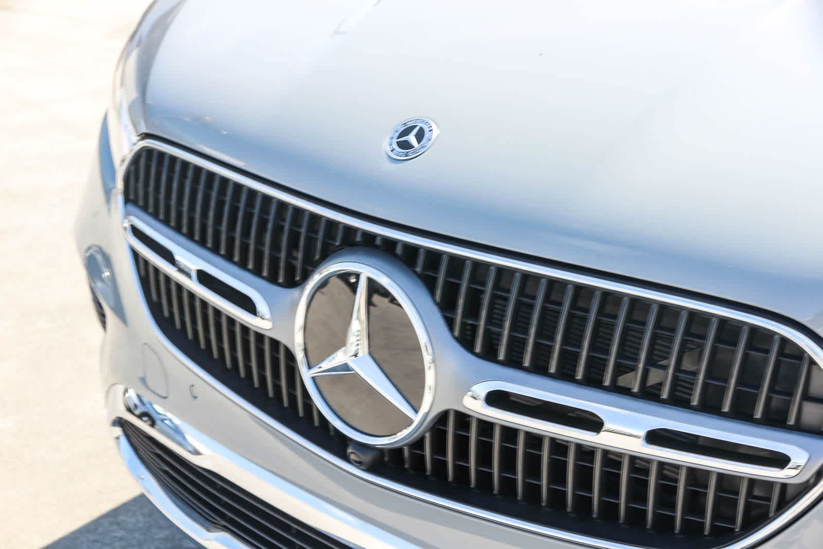 Thumbnail: 2026 Mercedes-Benz GLC - 9