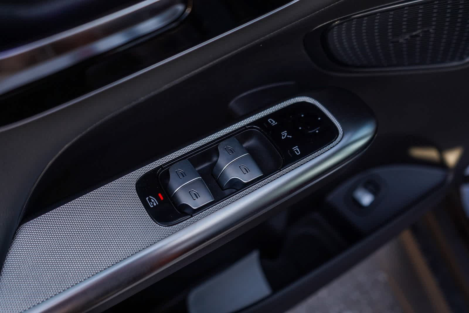 Thumbnail: 2025 Mercedes-Benz GLC - 23