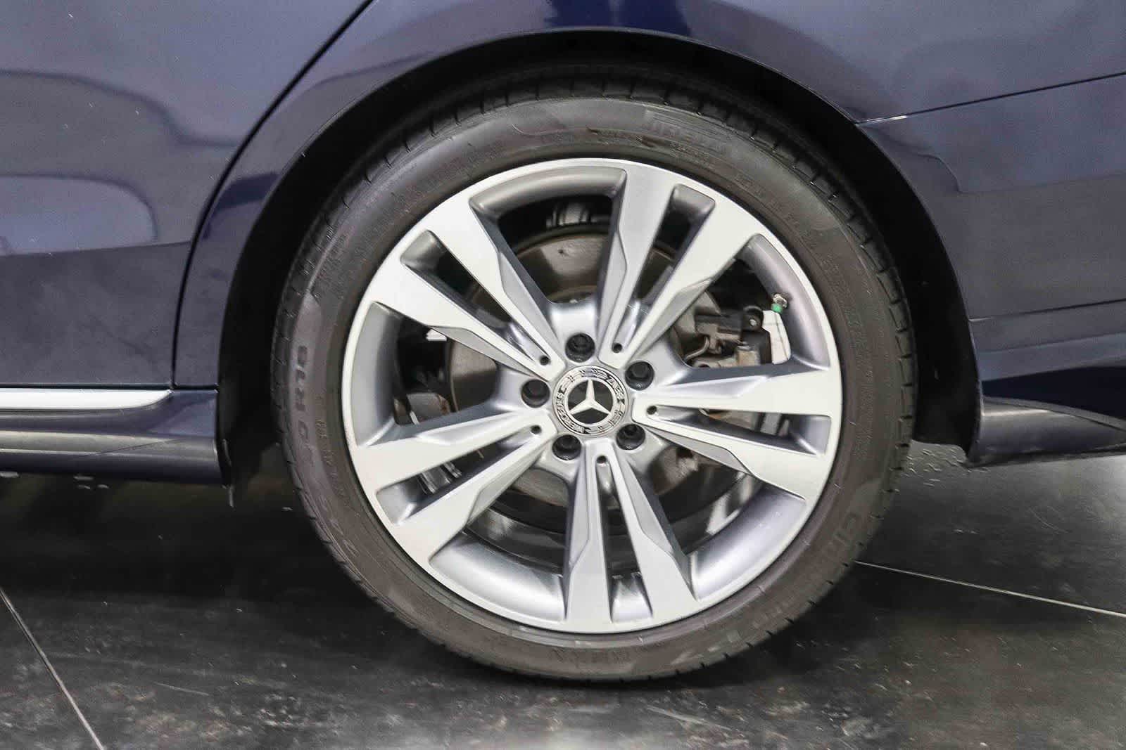 Thumbnail: 2017 Mercedes-Benz C-Class - 9