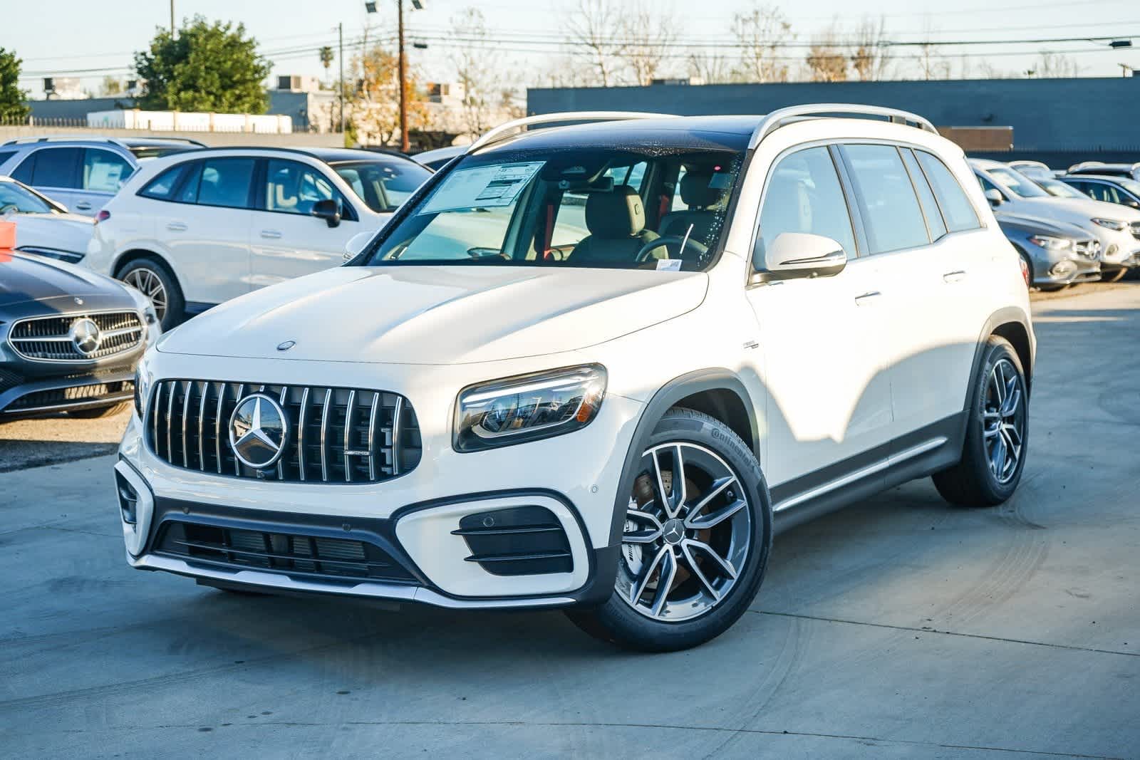 2025 Mercedes-Benz GLB GLB35 AMG's photo