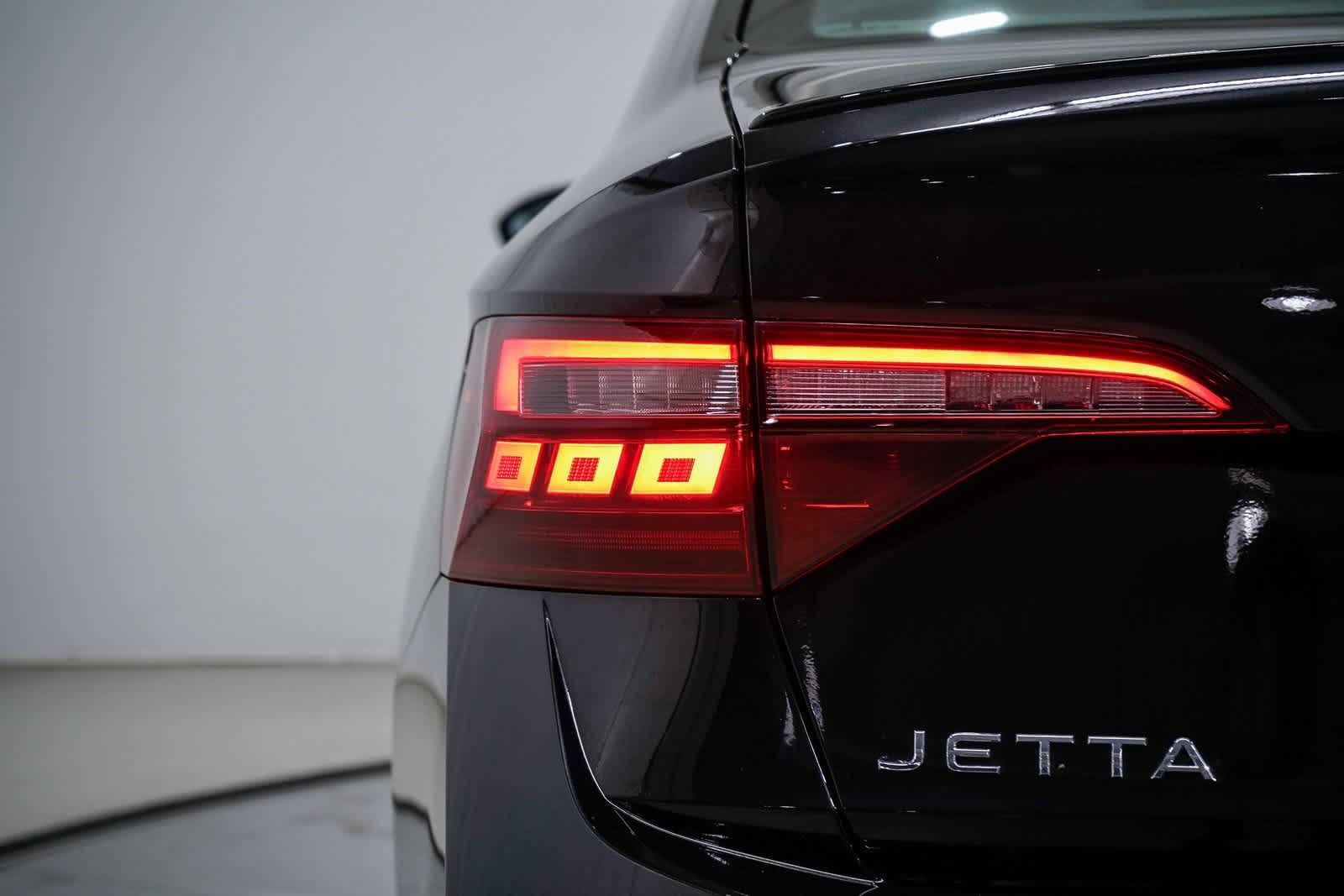 Thumbnail: 2022 Volkswagen Jetta - 9