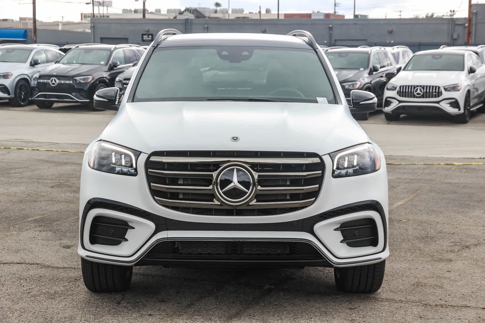Thumbnail: 2026 Mercedes-Benz GLS - 2