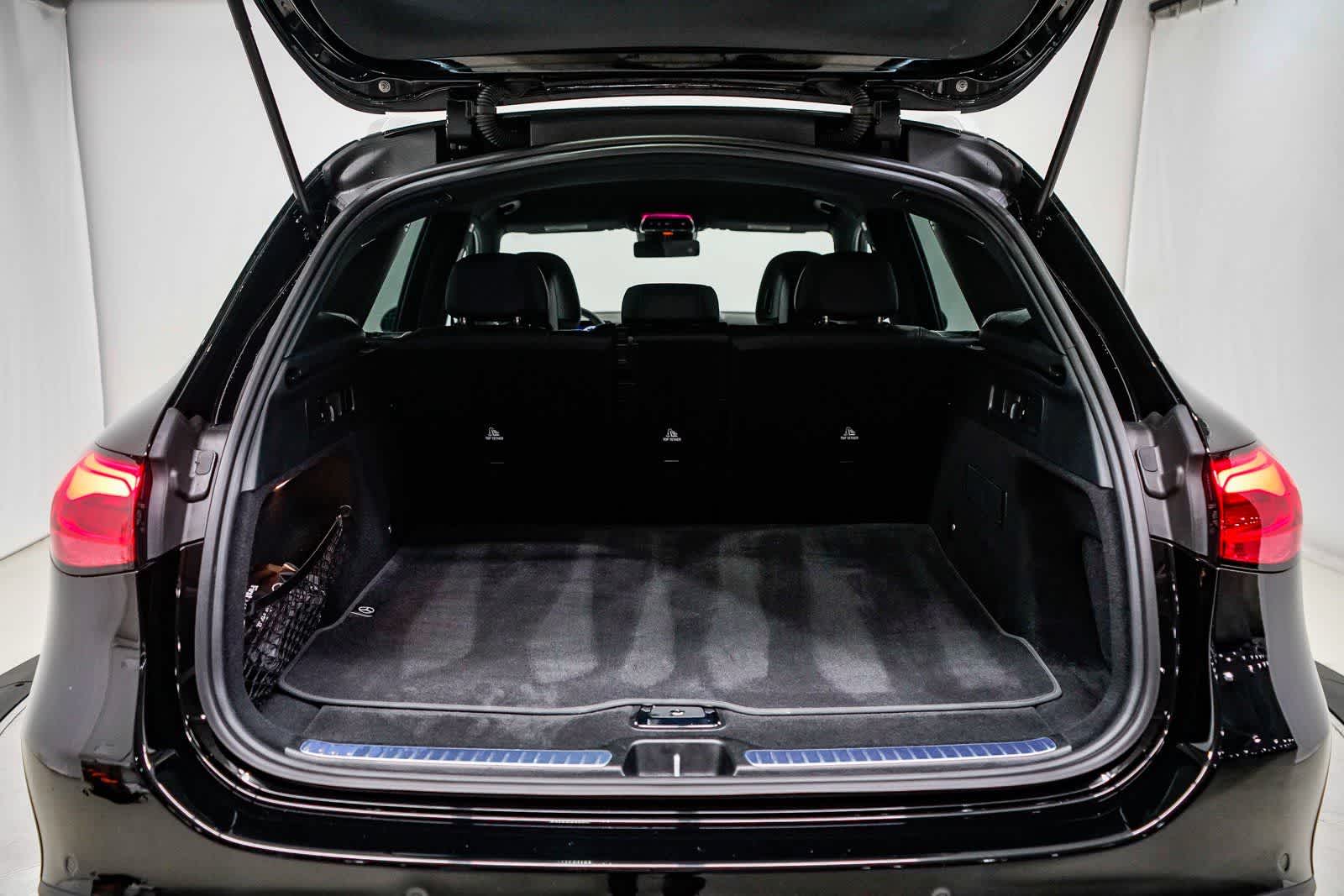 Thumbnail: 2025 Mercedes-Benz GLC - 26