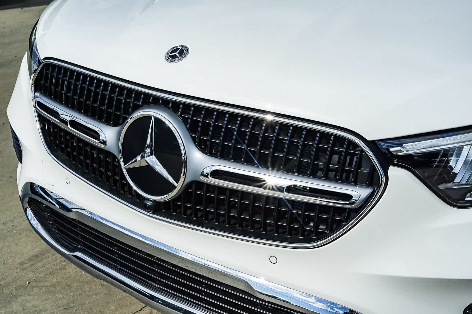 Thumbnail: 2026 Mercedes-Benz GLC - 8