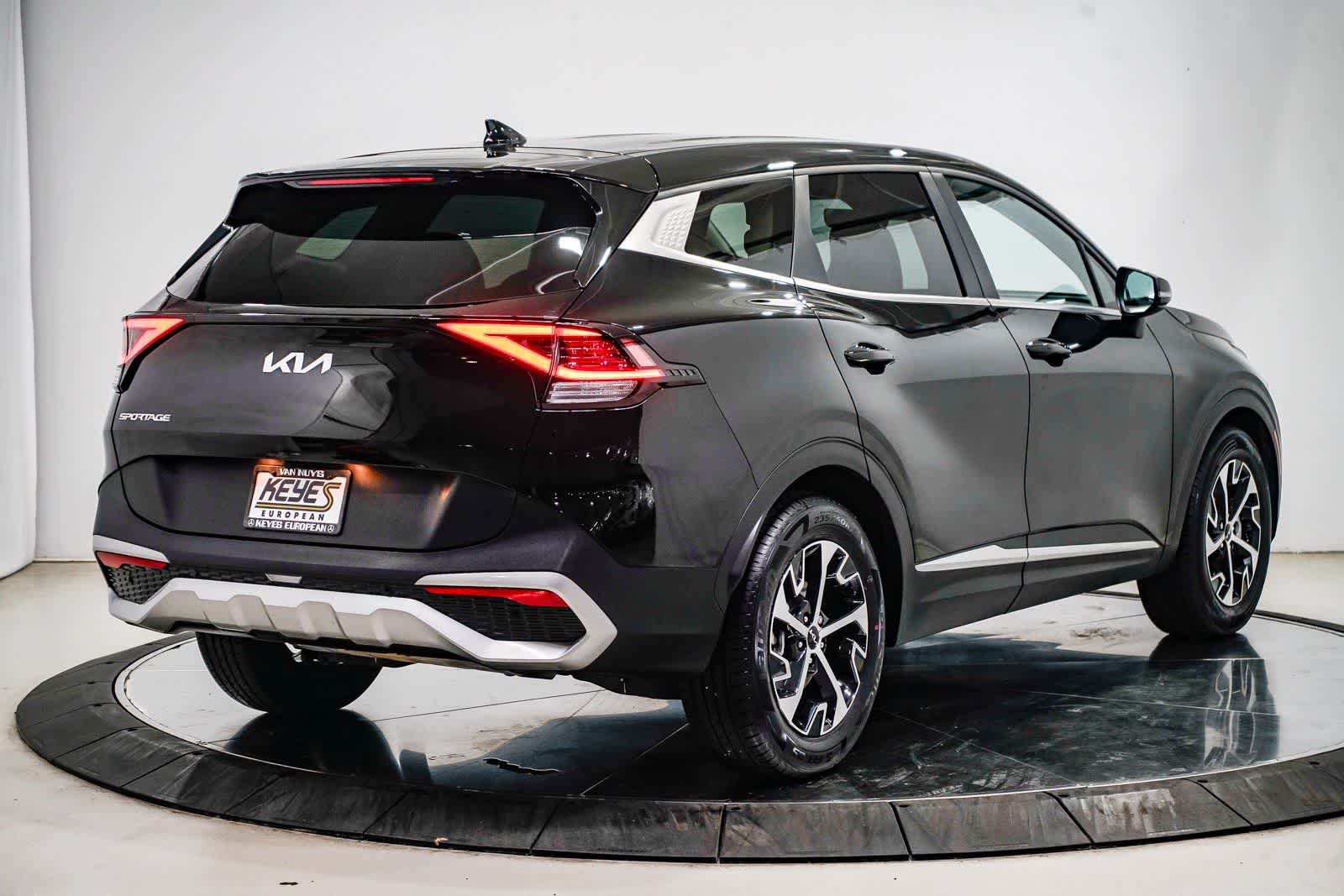 Thumbnail: 2023 Kia Sportage - 4