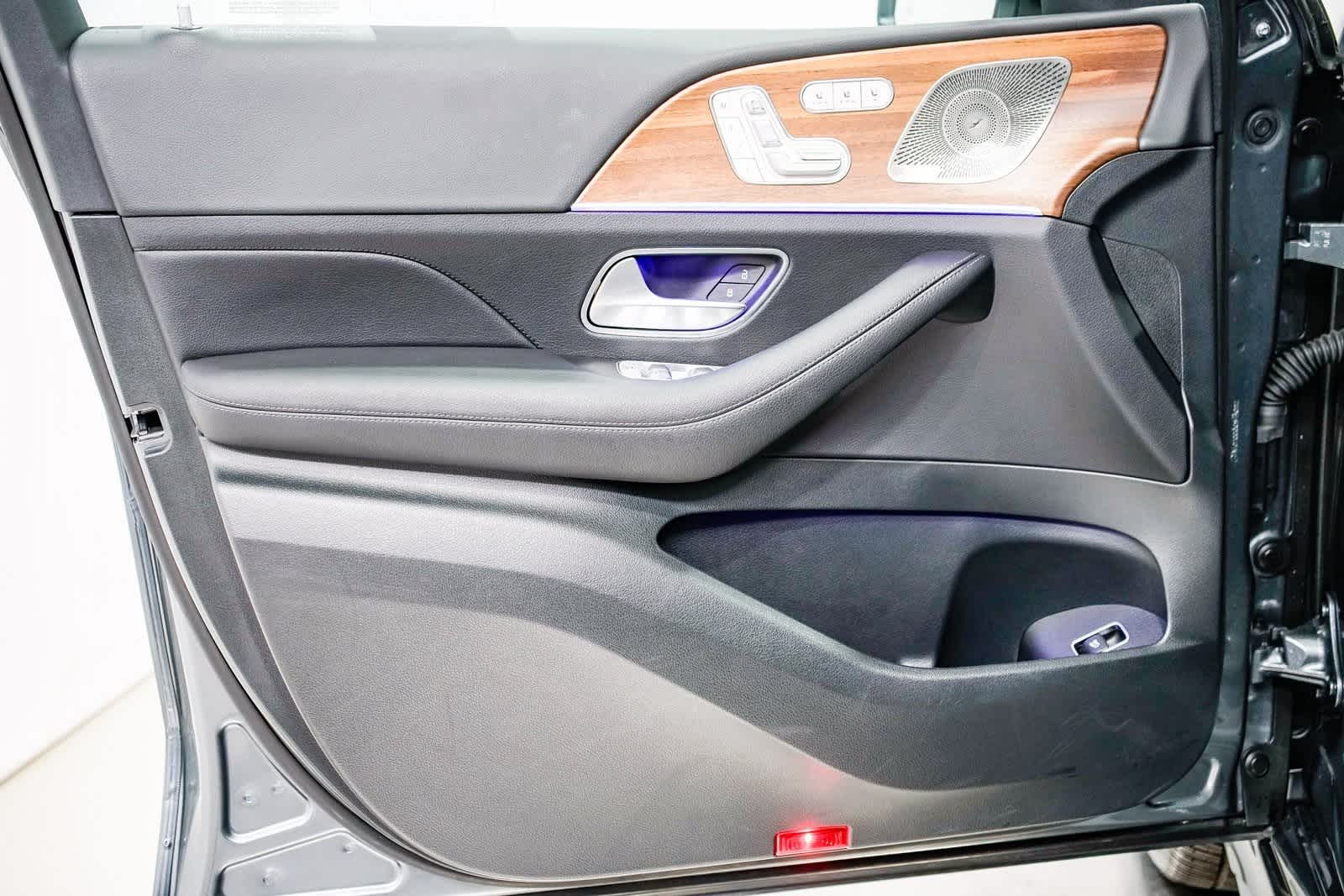 Thumbnail: 2025 Mercedes-Benz GLE - 19